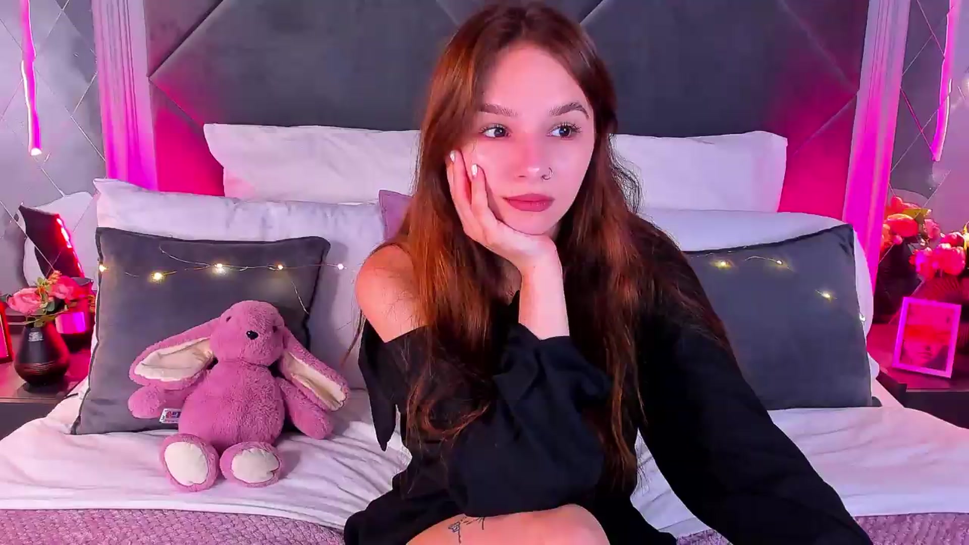 Gallery image thumbnail from Jessika18's myfreecams stream on, 07/07/2026, 08:16 image 2 of 20