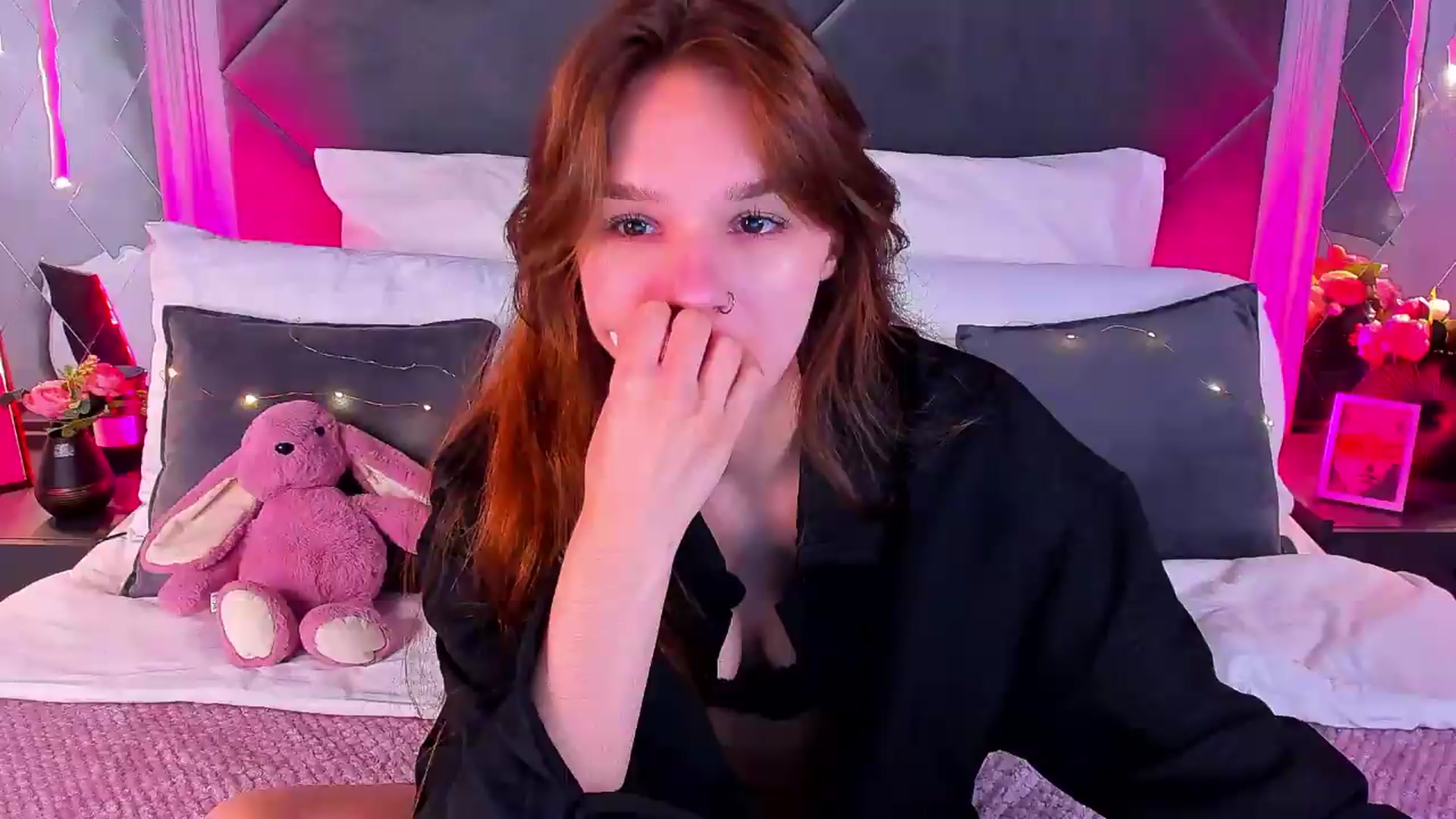 Gallery image thumbnail from Jessika18's myfreecams stream on, 07/07/2026, 09:22 image 16 of 20