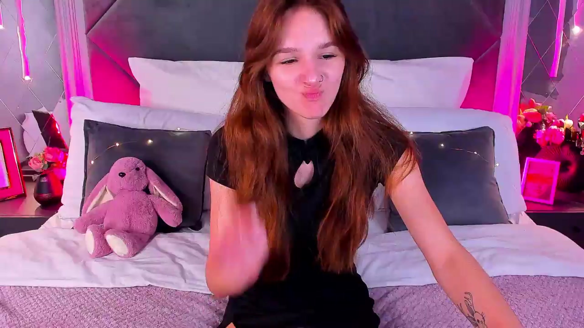 Gallery image thumbnail from Jessika18's myfreecams stream on, 07/10/2026, 07:26 image 11 of 20