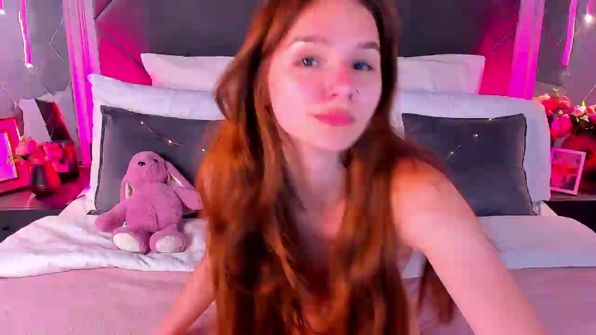 Gallery image thumbnail from Jessika18's myfreecams stream on, 07/15/2026, 12:02 image 1 of 20