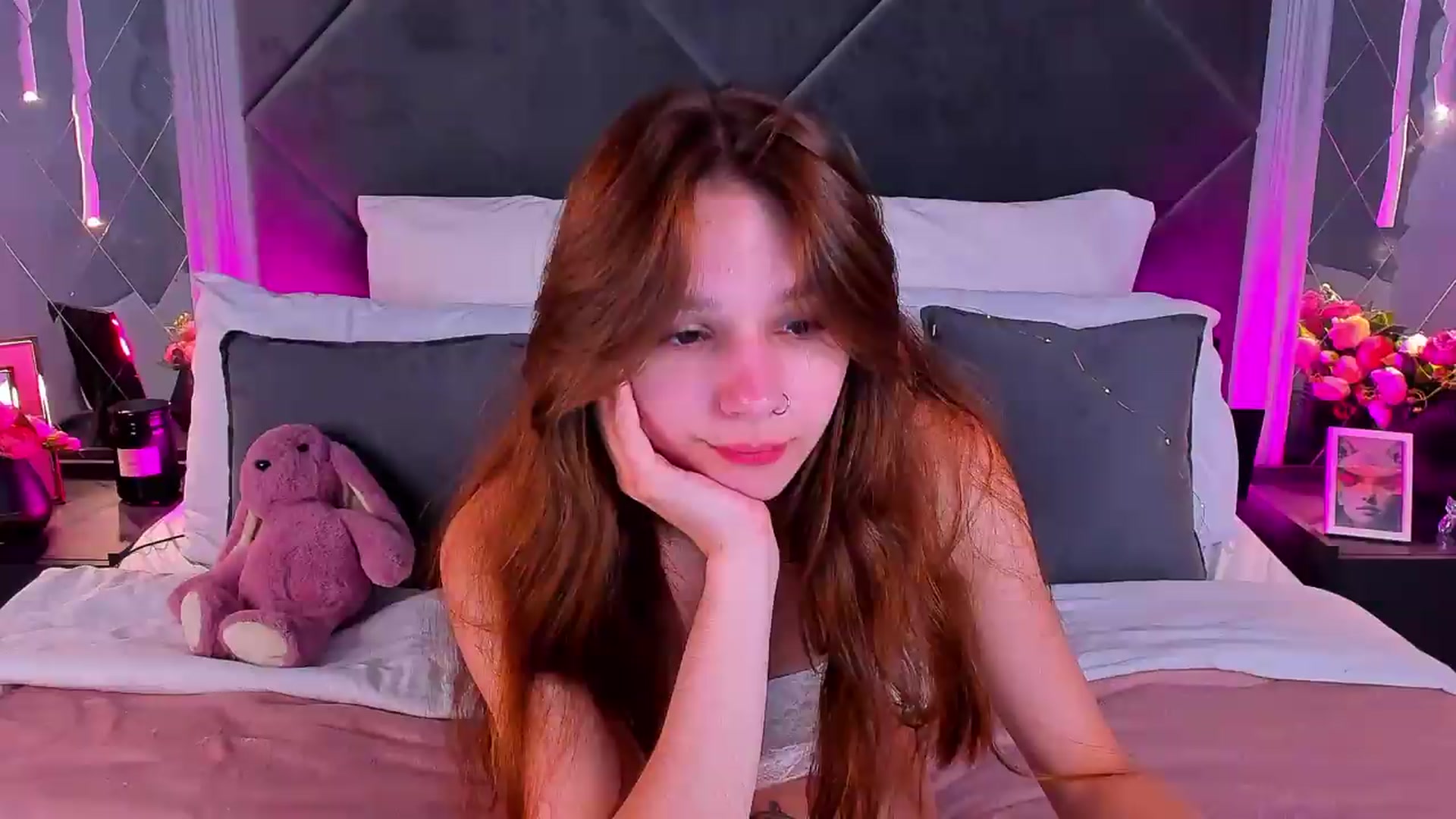 Gallery image thumbnail from Jessika18's myfreecams stream on, 07/31/2026, 12:27 image 15 of 20