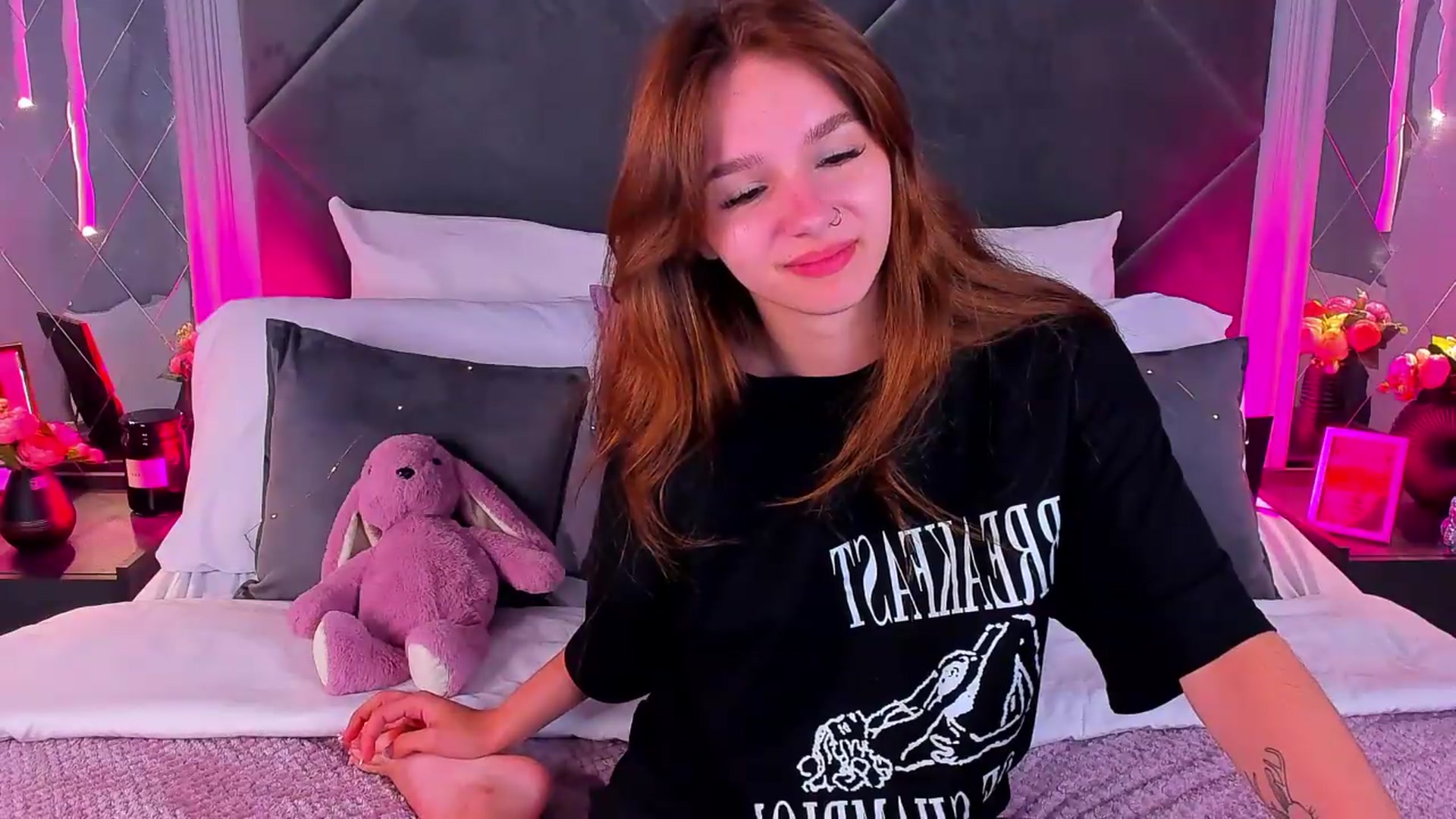 Gallery image thumbnail from Jessika18's myfreecams stream on, 08/05/2026, 09:32 image 7 of 20