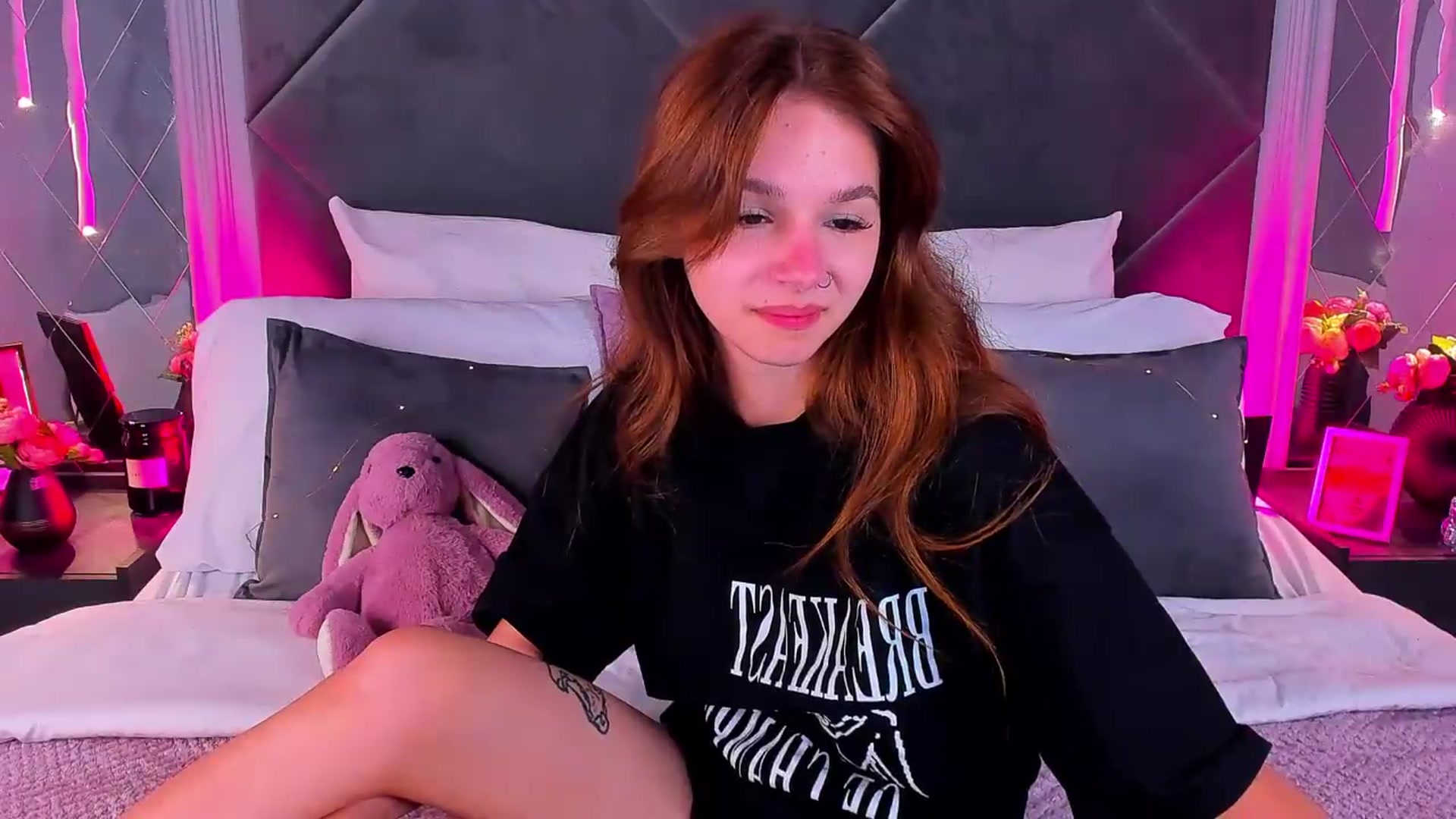 Gallery image thumbnail from Jessika18's myfreecams stream on, 08/05/2026, 09:32 image 5 of 20