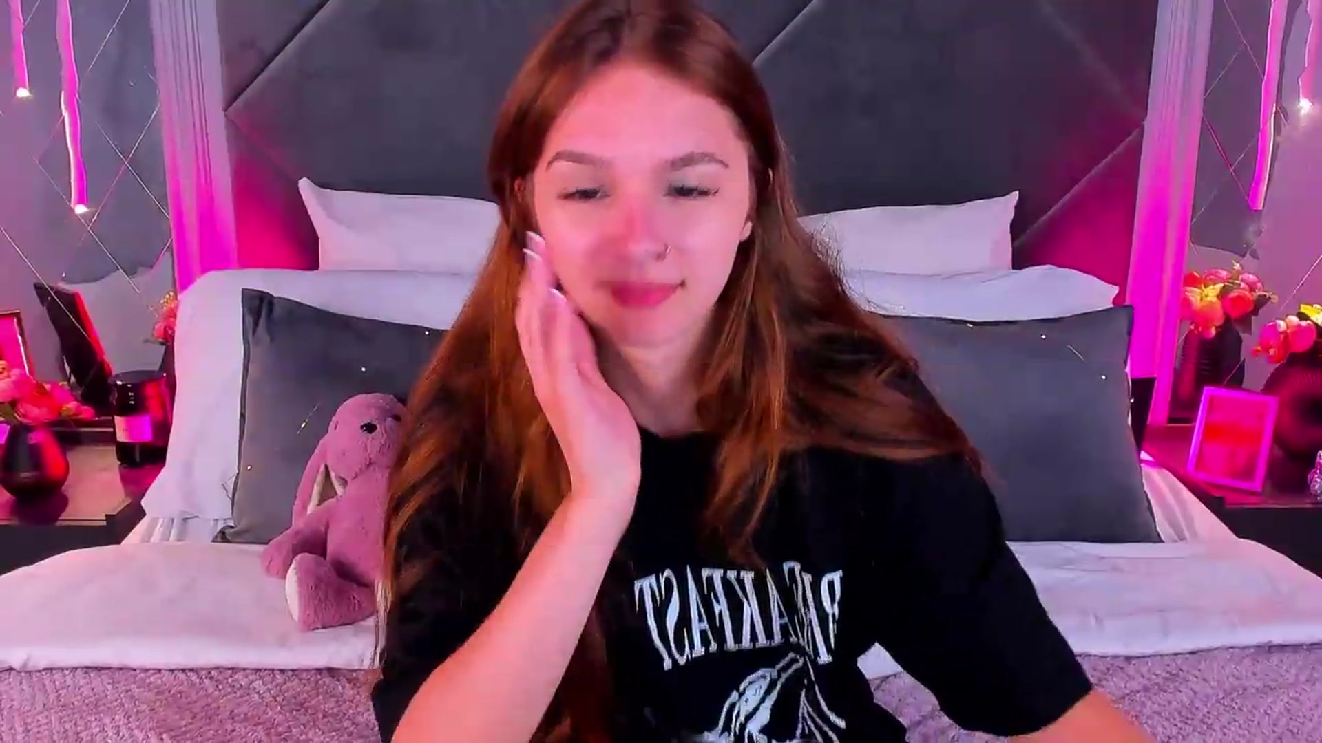 Gallery image thumbnail from Jessika18's myfreecams stream on, 08/05/2026, 09:32 image 15 of 20