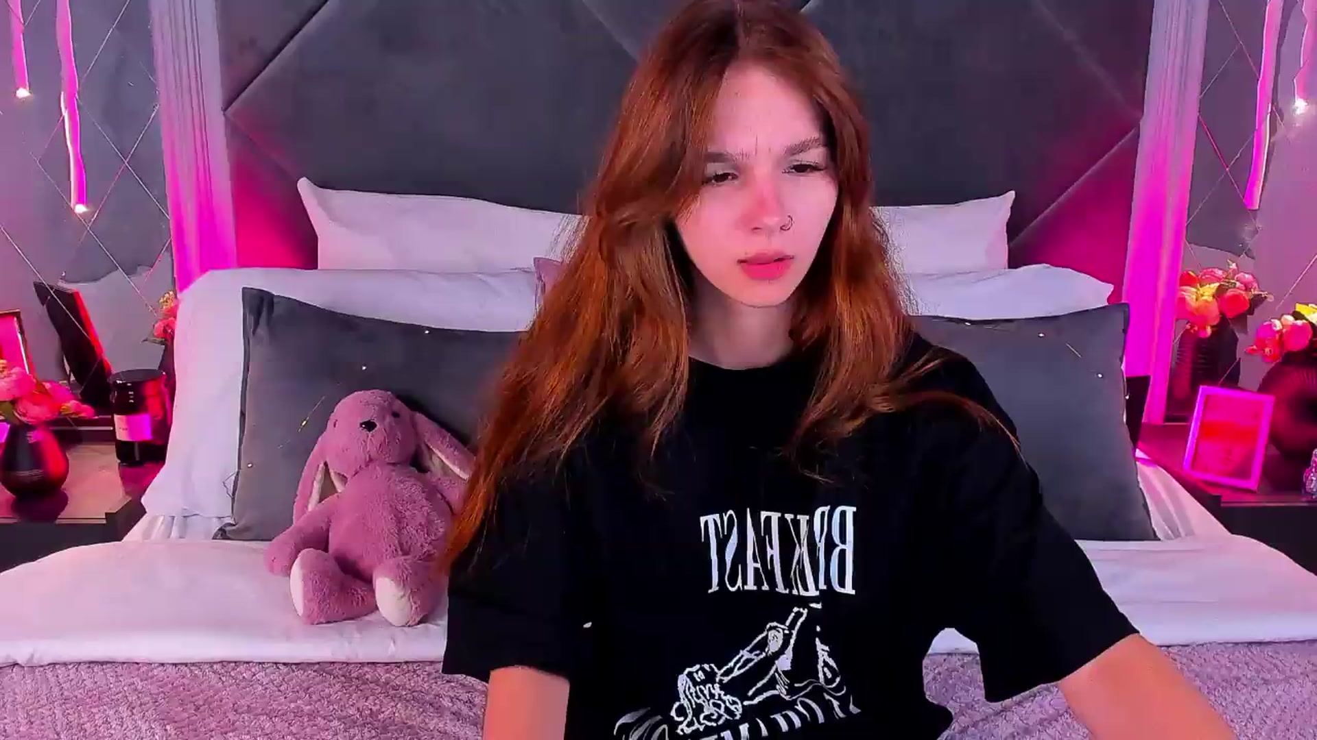 Gallery image thumbnail from Jessika18's myfreecams stream on, 08/05/2026, 09:32 image 1 of 20