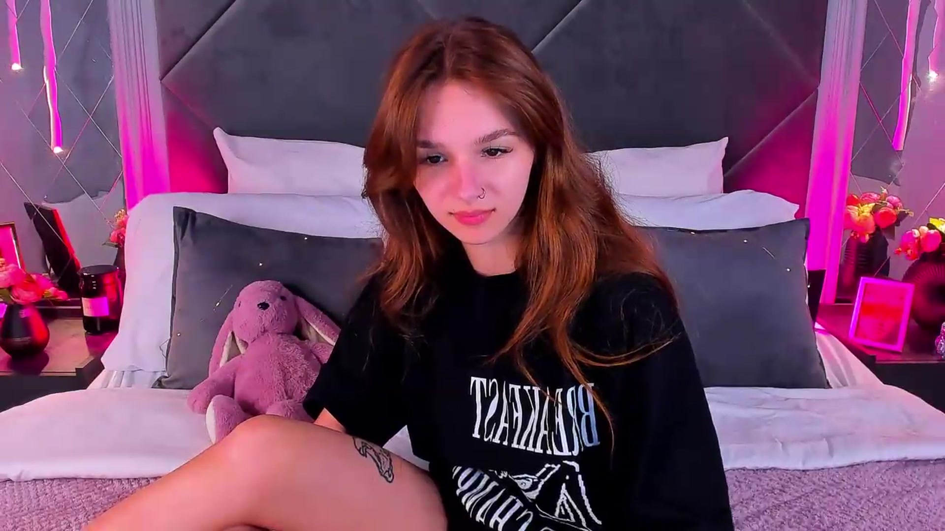 Gallery image thumbnail from Jessika18's myfreecams stream on, 08/05/2026, 09:32 image 6 of 20