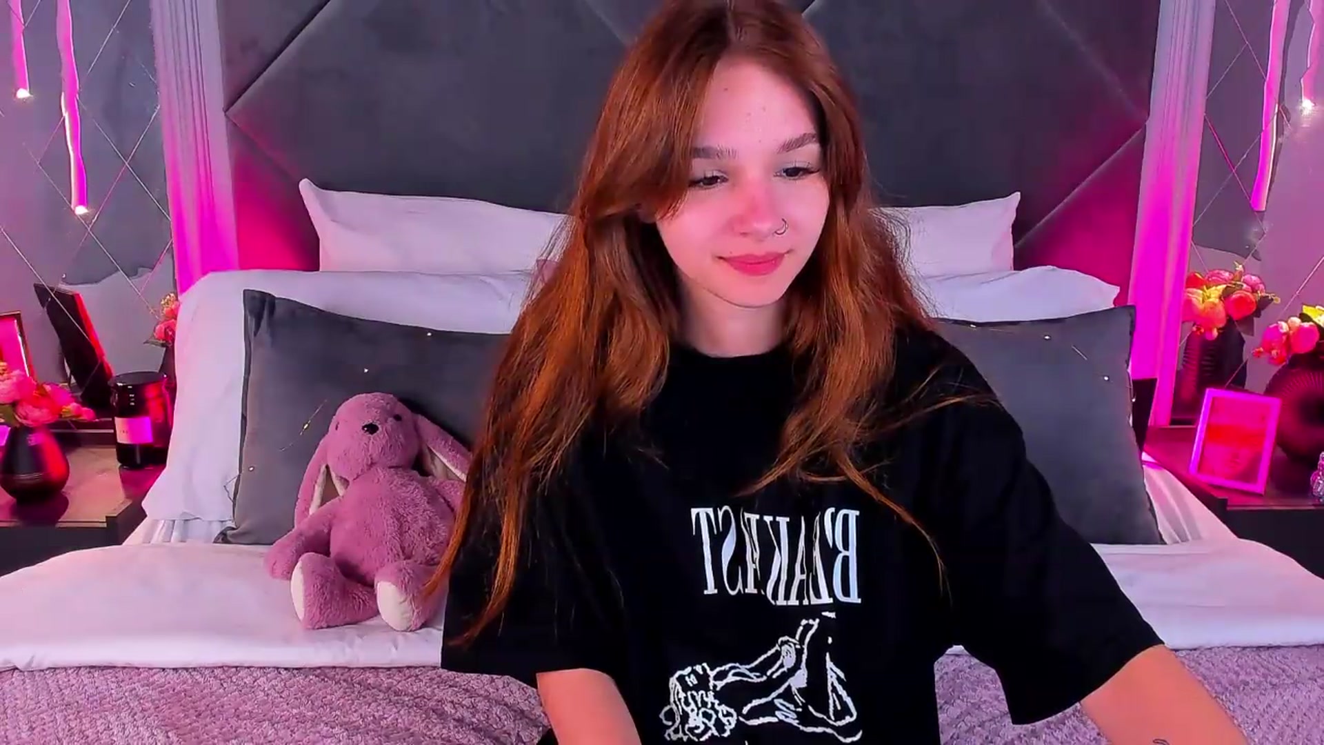 Gallery image thumbnail from Jessika18's myfreecams stream on, 08/05/2026, 09:32 image 4 of 20
