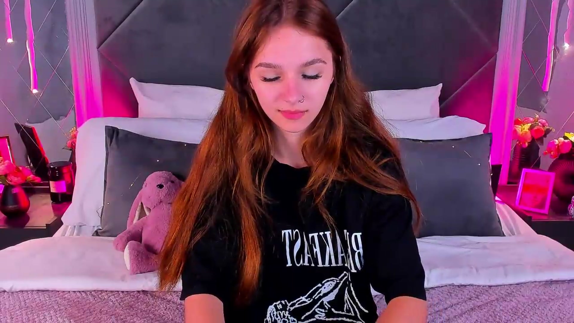Gallery image thumbnail from Jessika18's myfreecams stream on, 08/05/2026, 09:32 image 16 of 20