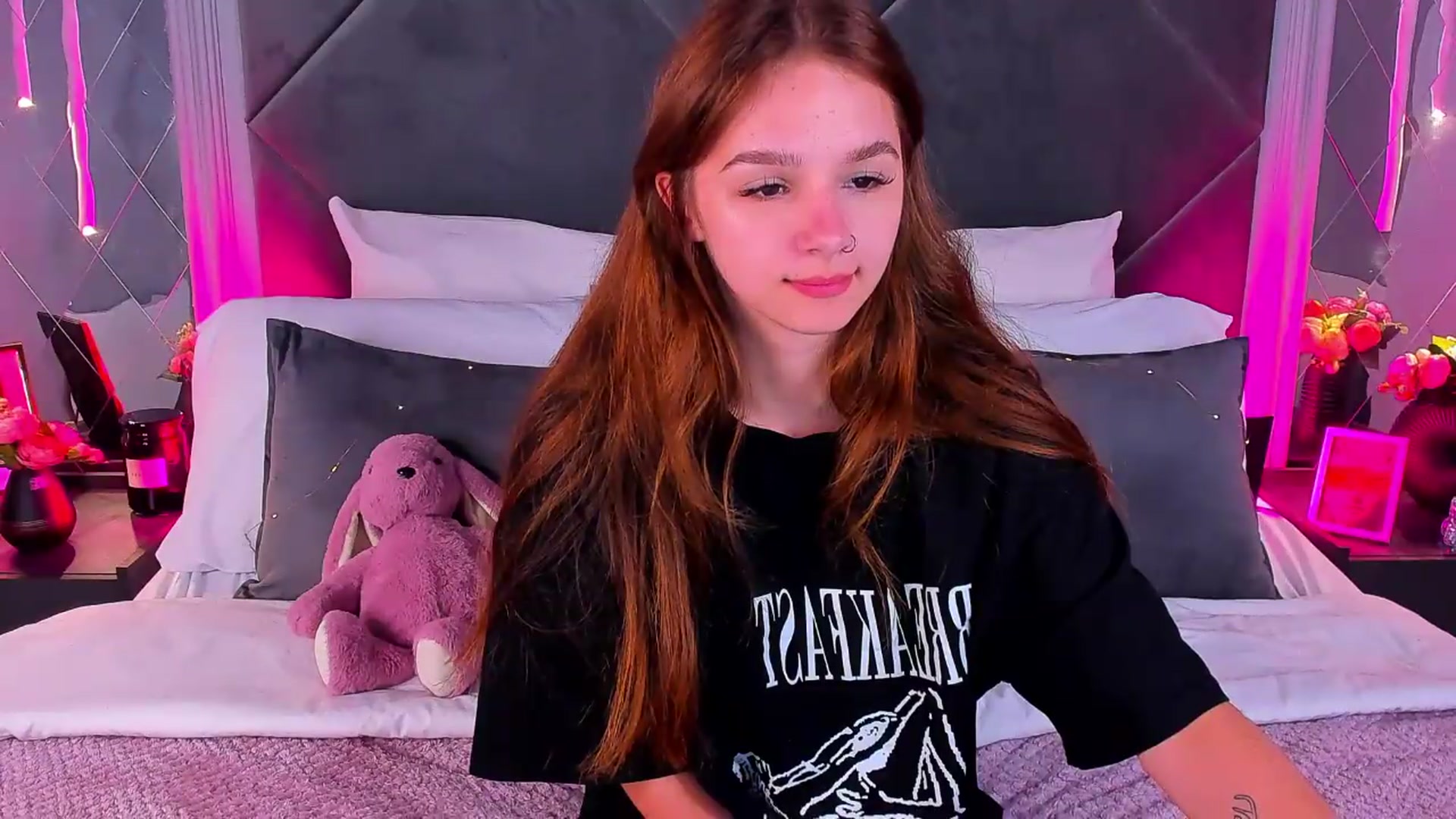 Gallery image thumbnail from Jessika18's myfreecams stream on, 08/05/2026, 09:32 image 14 of 20