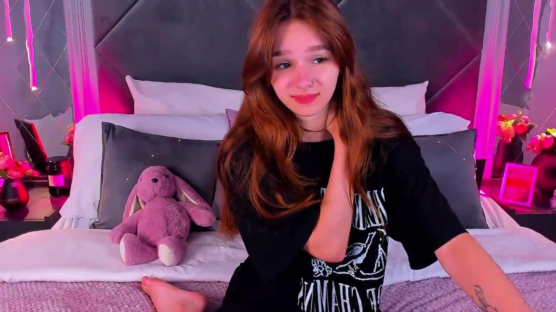 Gallery image thumbnail from Jessika18's myfreecams stream on, 08/05/2026, 09:32 image 9 of 20