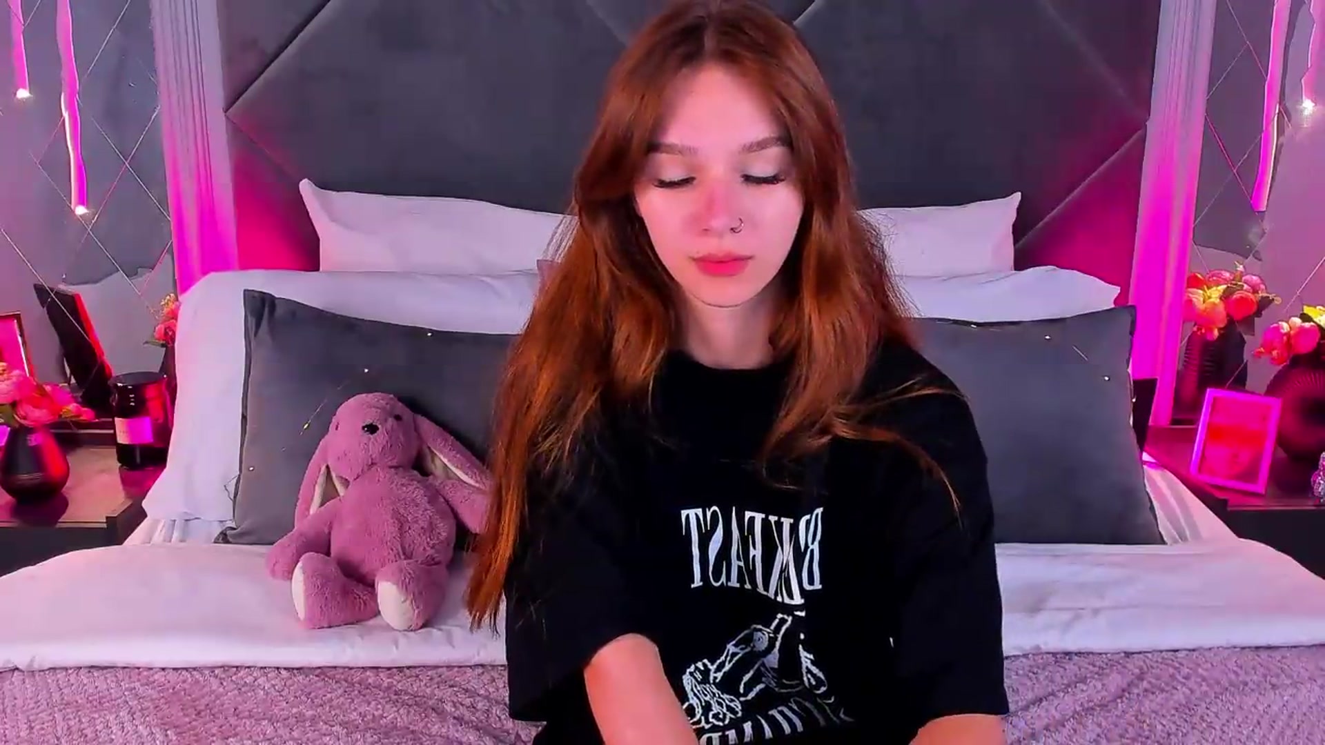 Gallery image thumbnail from Jessika18's myfreecams stream on, 08/05/2026, 09:32 image 3 of 20