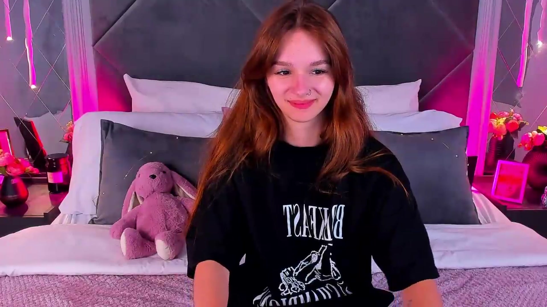 Gallery image thumbnail from Jessika18's myfreecams stream on, 08/05/2026, 09:32 image 2 of 20