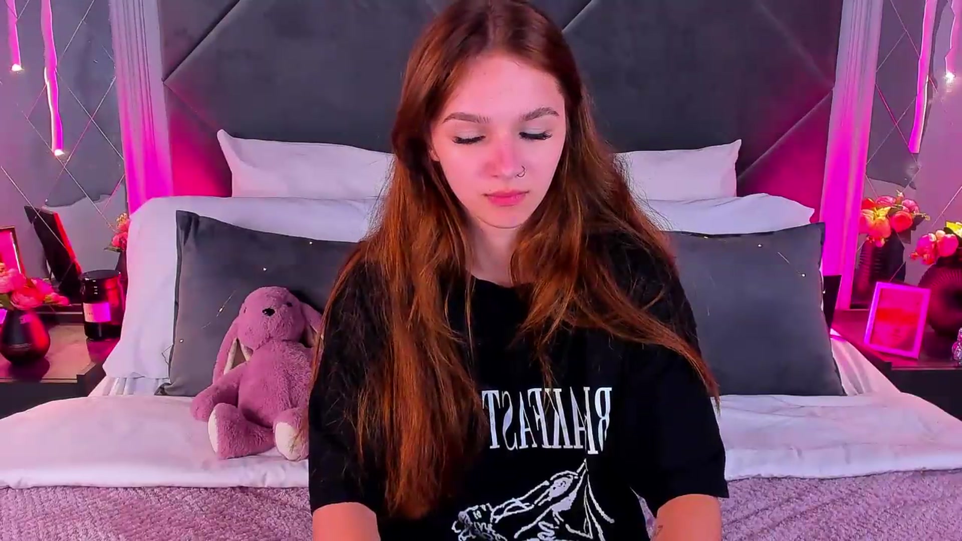 Gallery image thumbnail from Jessika18's myfreecams stream on, 08/05/2026, 09:32 image 19 of 20