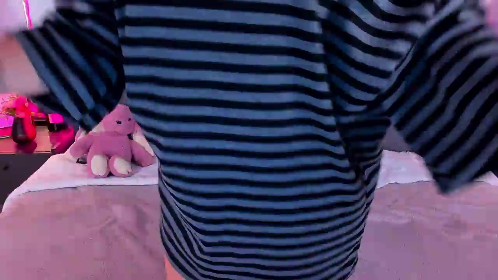 Gallery image thumbnail from Jessika18's myfreecams stream on, 09/02/2026, 07:49 image 14 of 20