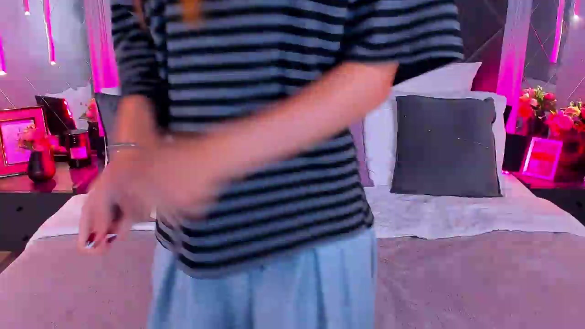 Gallery image thumbnail from Jessika18's myfreecams stream on, 09/02/2026, 08:32 image 10 of 20