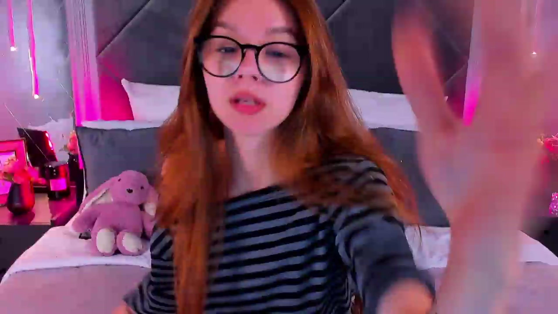 Gallery image thumbnail from Jessika18's myfreecams stream on, 09/02/2026, 08:32 image 12 of 20