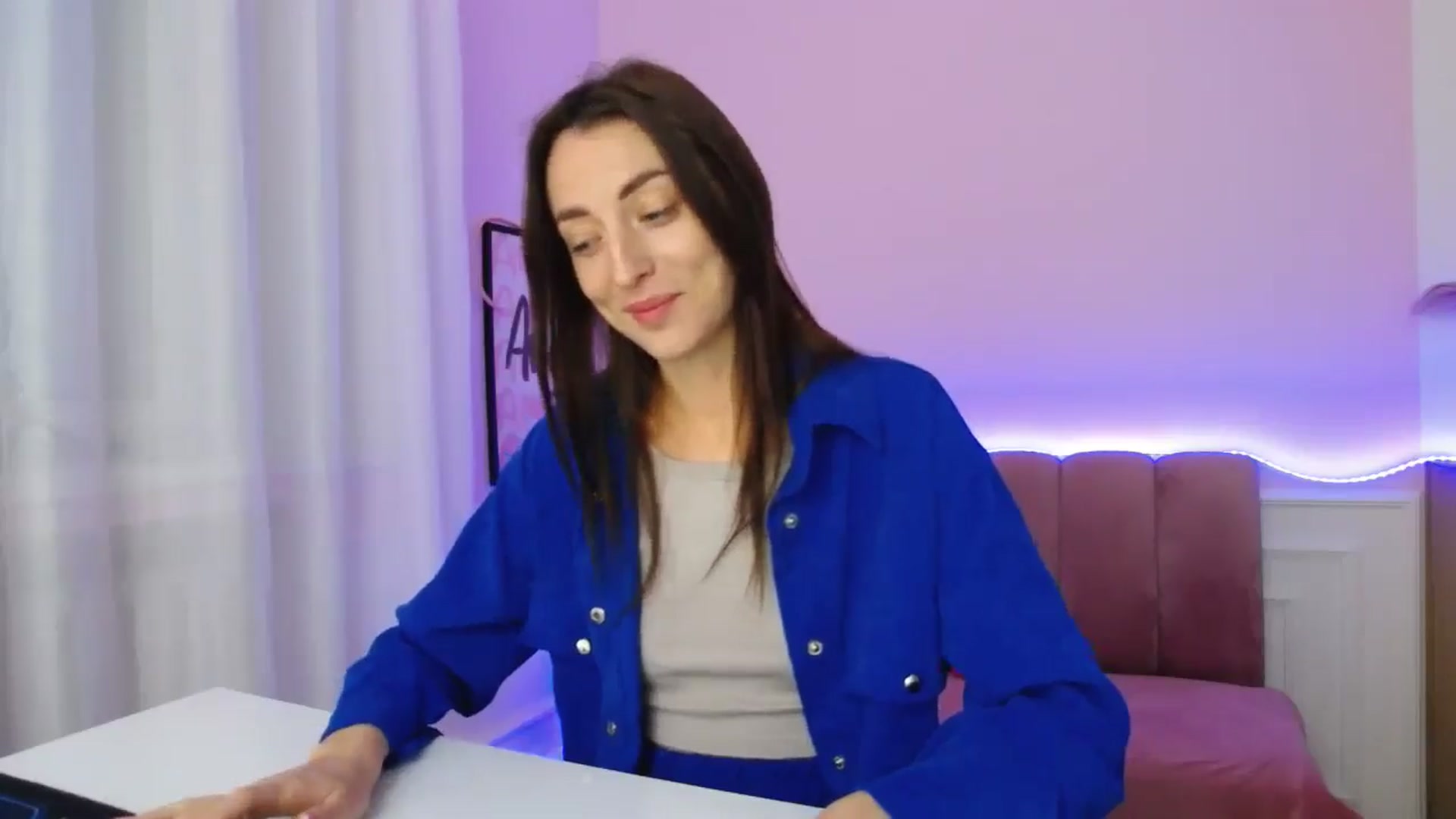 Gallery image thumbnail from JessikaHills's myfreecams stream on, 12/14/2025, 11:39 image 16 of 20