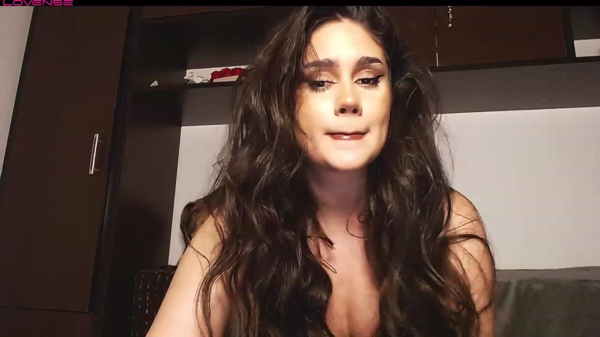 Gallery image thumbnail from Jessilicious_'s myfreecams stream on, 11/22/2022, 01:48 image 6 of 20