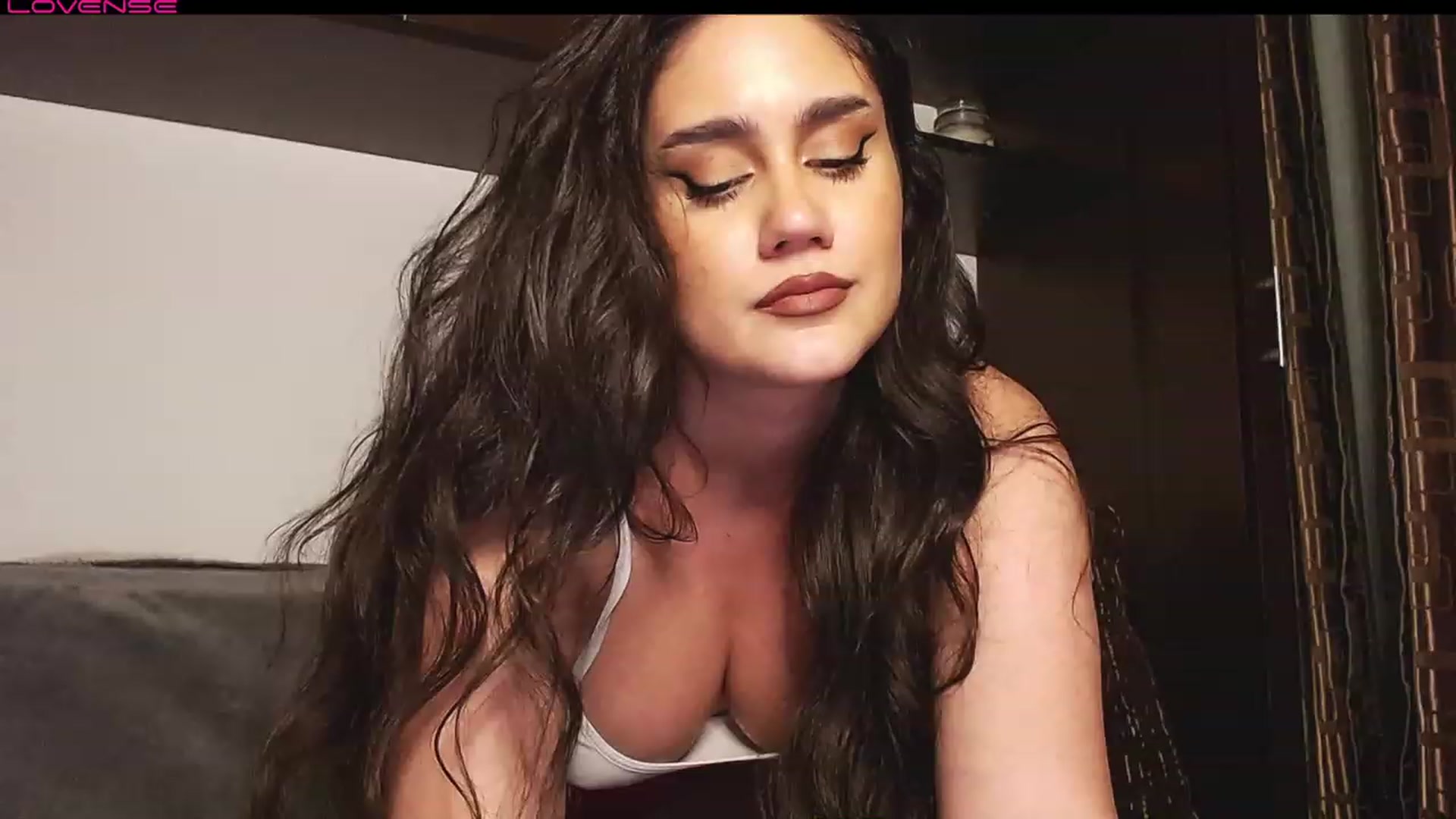 Gallery image thumbnail from Jessilicious_'s myfreecams stream on, 11/28/2022, 01:55 image 10 of 20