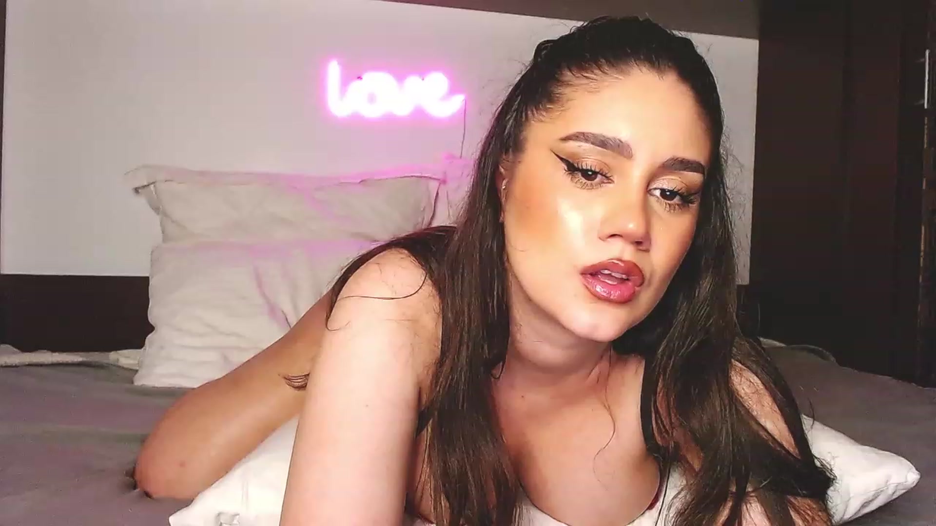 Gallery image thumbnail from Jessilicious_'s myfreecams stream on, 06/09/2023, 02:27 image 12 of 20