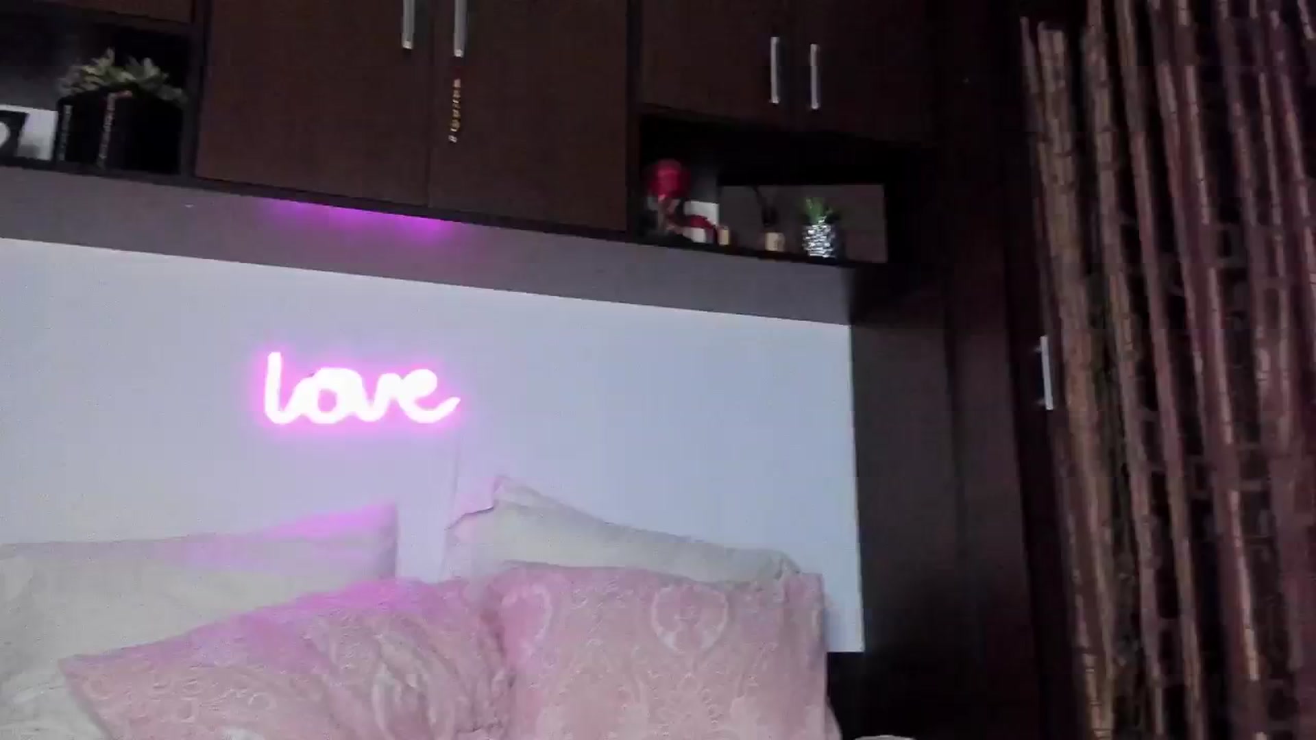 Gallery image thumbnail from Jessilicious_'s myfreecams stream on, 09/26/2024, 01:33 image 9 of 20