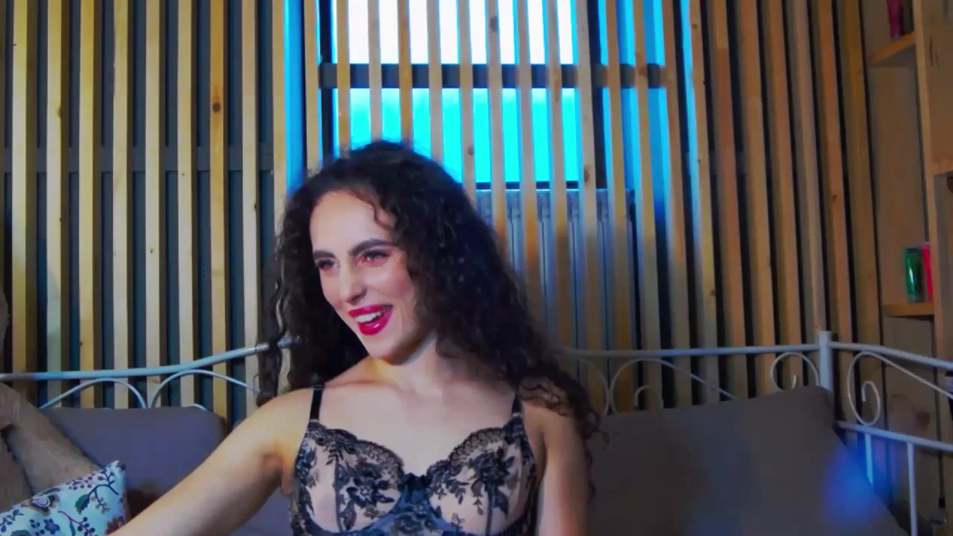 Gallery image thumbnail from JessyJ's myfreecams stream on, 12/31/2023, 14:20 image 10 of 20