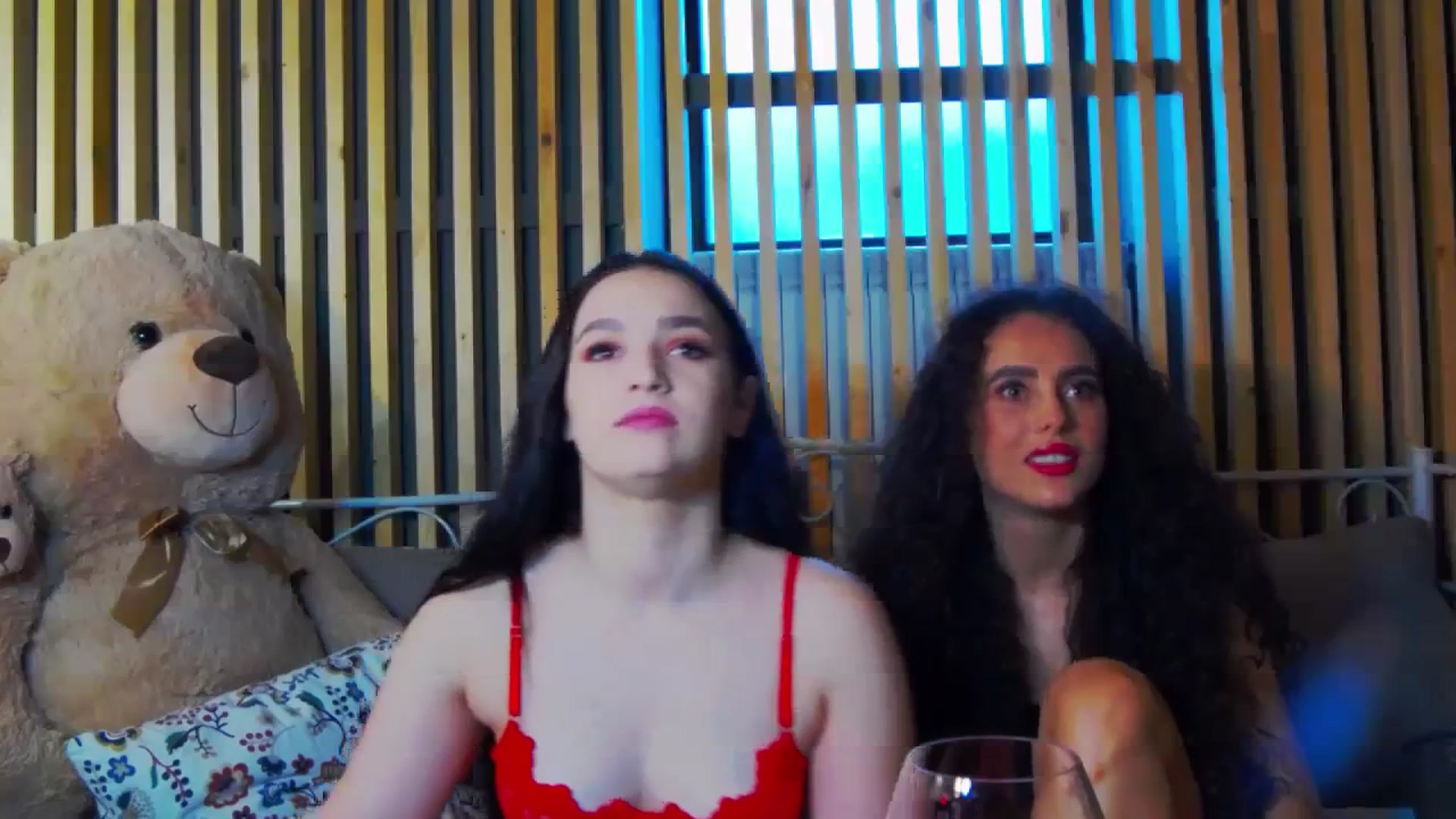 Gallery image thumbnail from JessyJ's myfreecams stream on, 12/31/2023, 14:20 image 2 of 20
