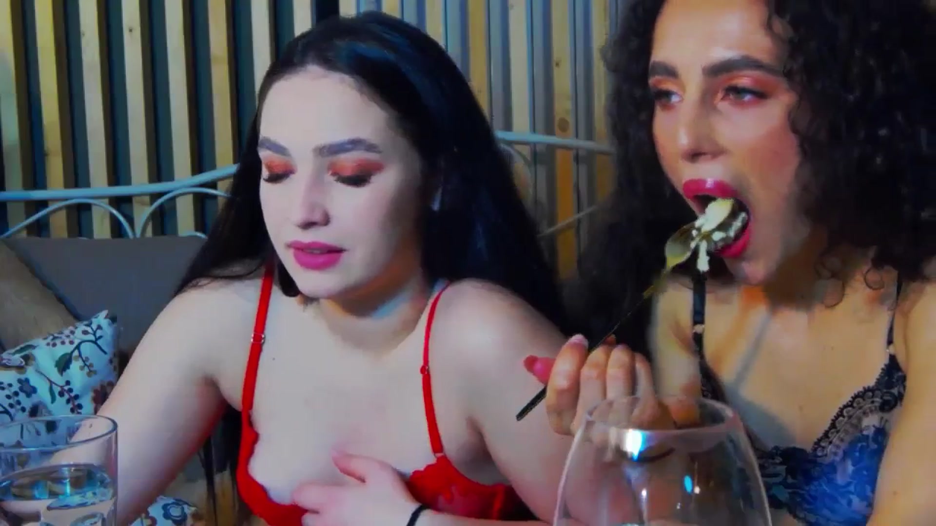 Gallery image thumbnail from JessyJ's myfreecams stream on, 12/31/2023, 14:20 image 18 of 20