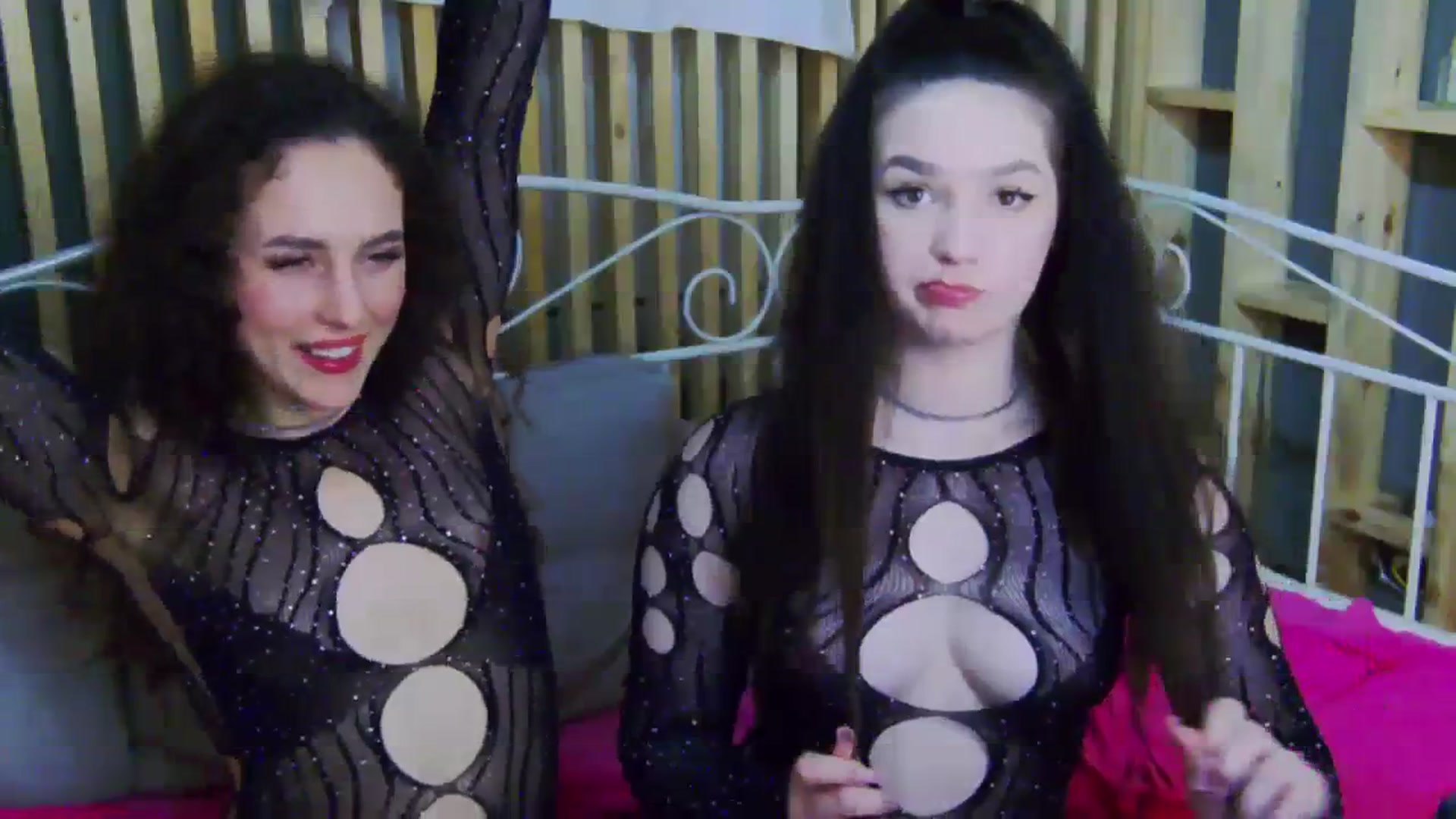 Gallery image thumbnail from JessyJ's myfreecams stream on, 02/20/2024, 22:33 image 16 of 20