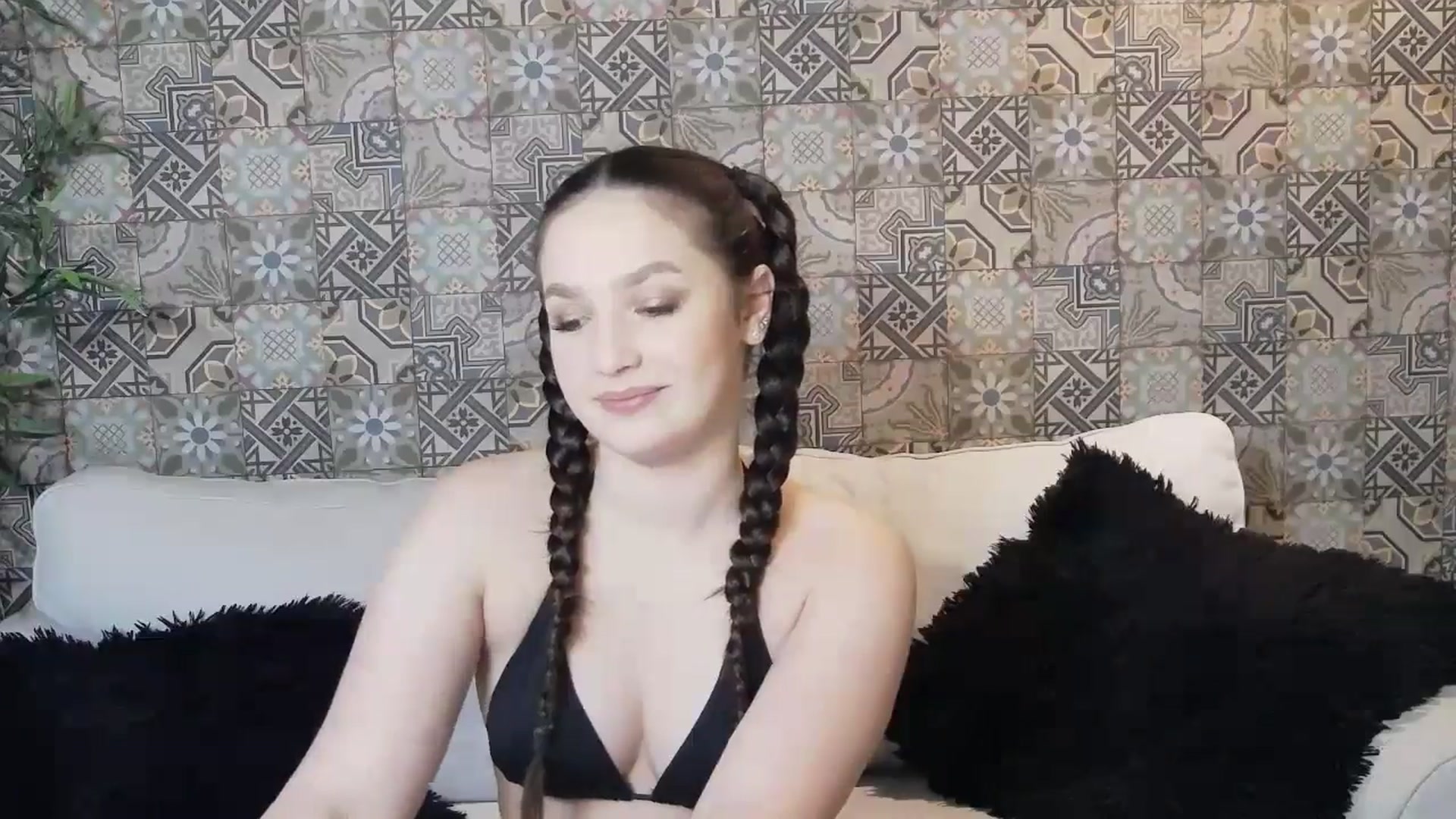Gallery image thumbnail from JessyJ's myfreecams stream on, 04/26/2024, 22:01 image 4 of 20