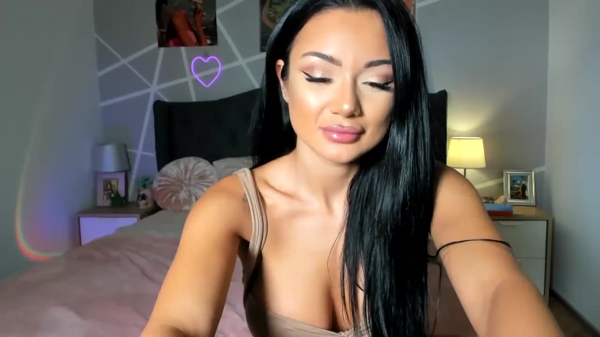 Gallery image thumbnail from JessyKatt's myfreecams stream on, 05/30/2024, 17:01 image 1 of 20