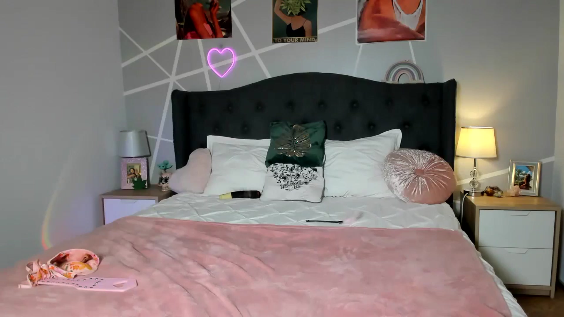 Gallery image thumbnail from JessyKatt's myfreecams stream on, 06/08/2024, 11:21 image 18 of 20