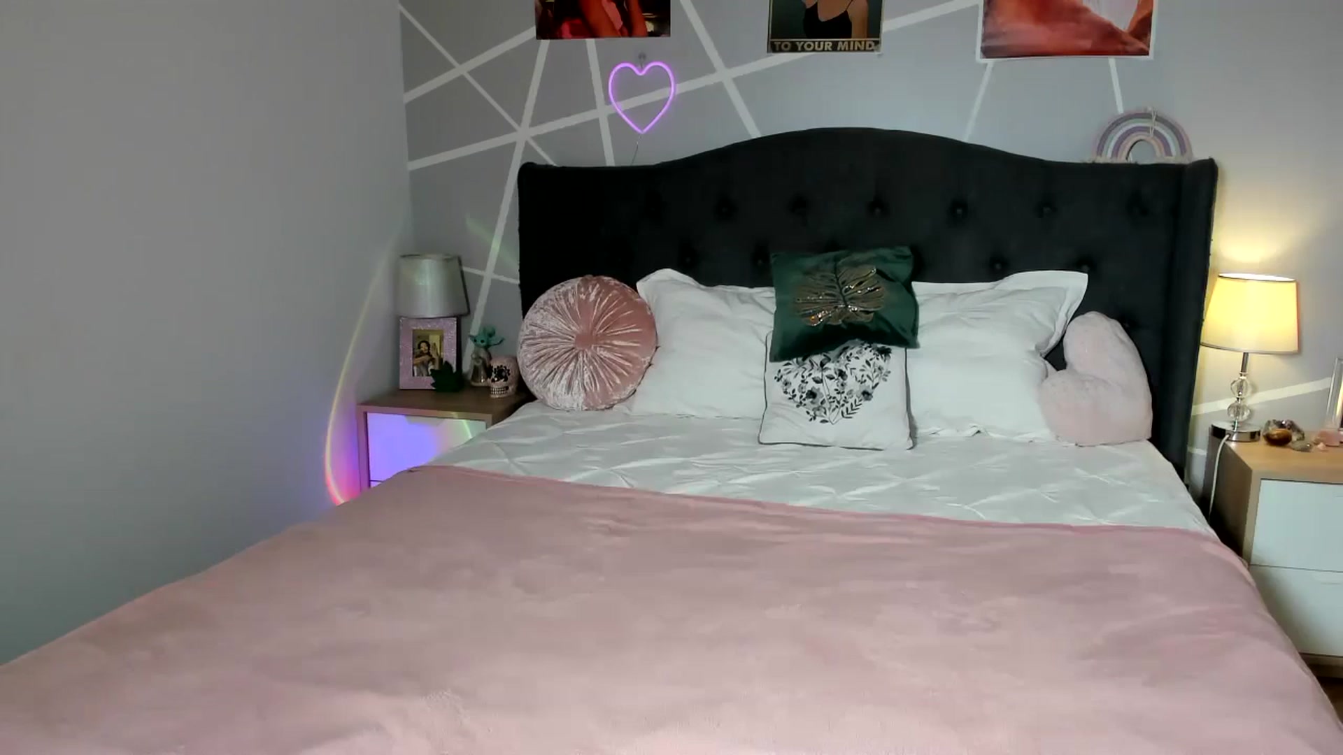 Gallery image thumbnail from JessyKatt's myfreecams stream on, 08/02/2024, 23:11 image 2 of 20