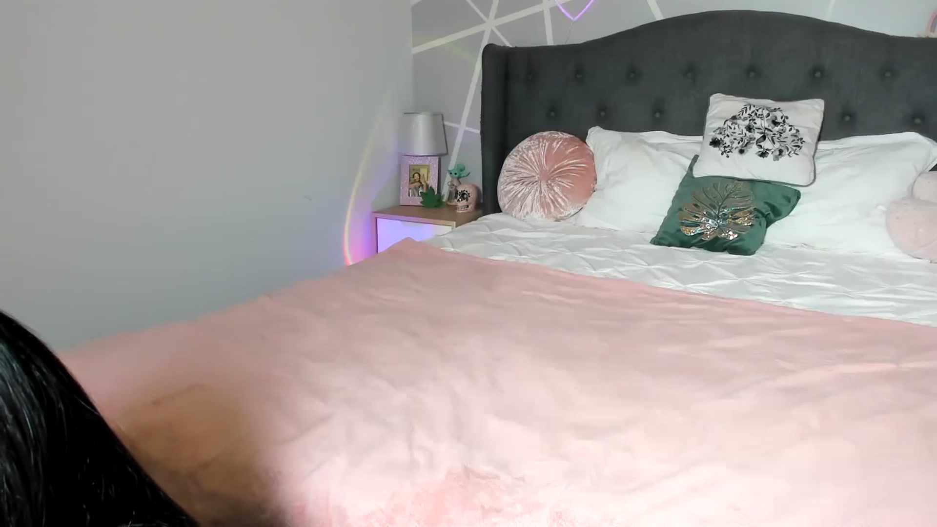 Gallery image thumbnail from JessyKatt's myfreecams stream on, 08/09/2024, 14:21 image 10 of 20