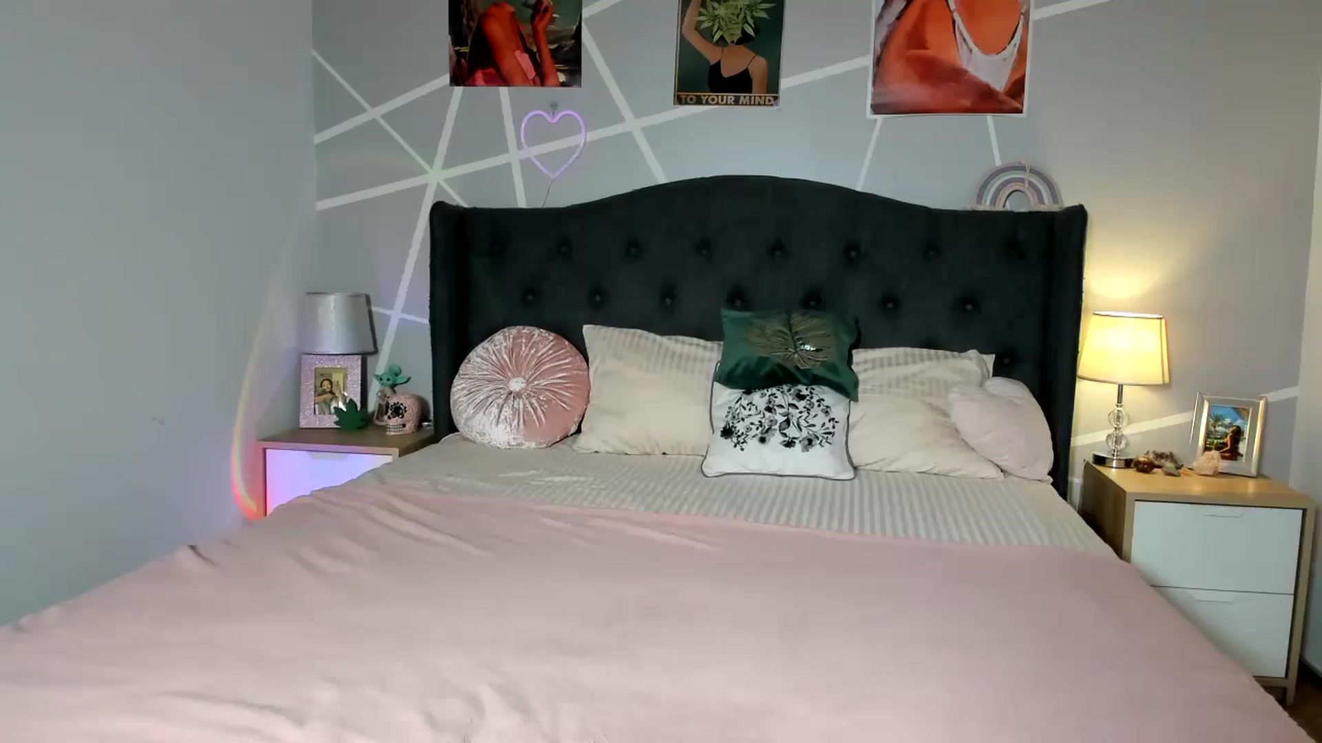 Gallery image thumbnail from JessyKatt's myfreecams stream on, 08/20/2024, 22:47 image 16 of 20