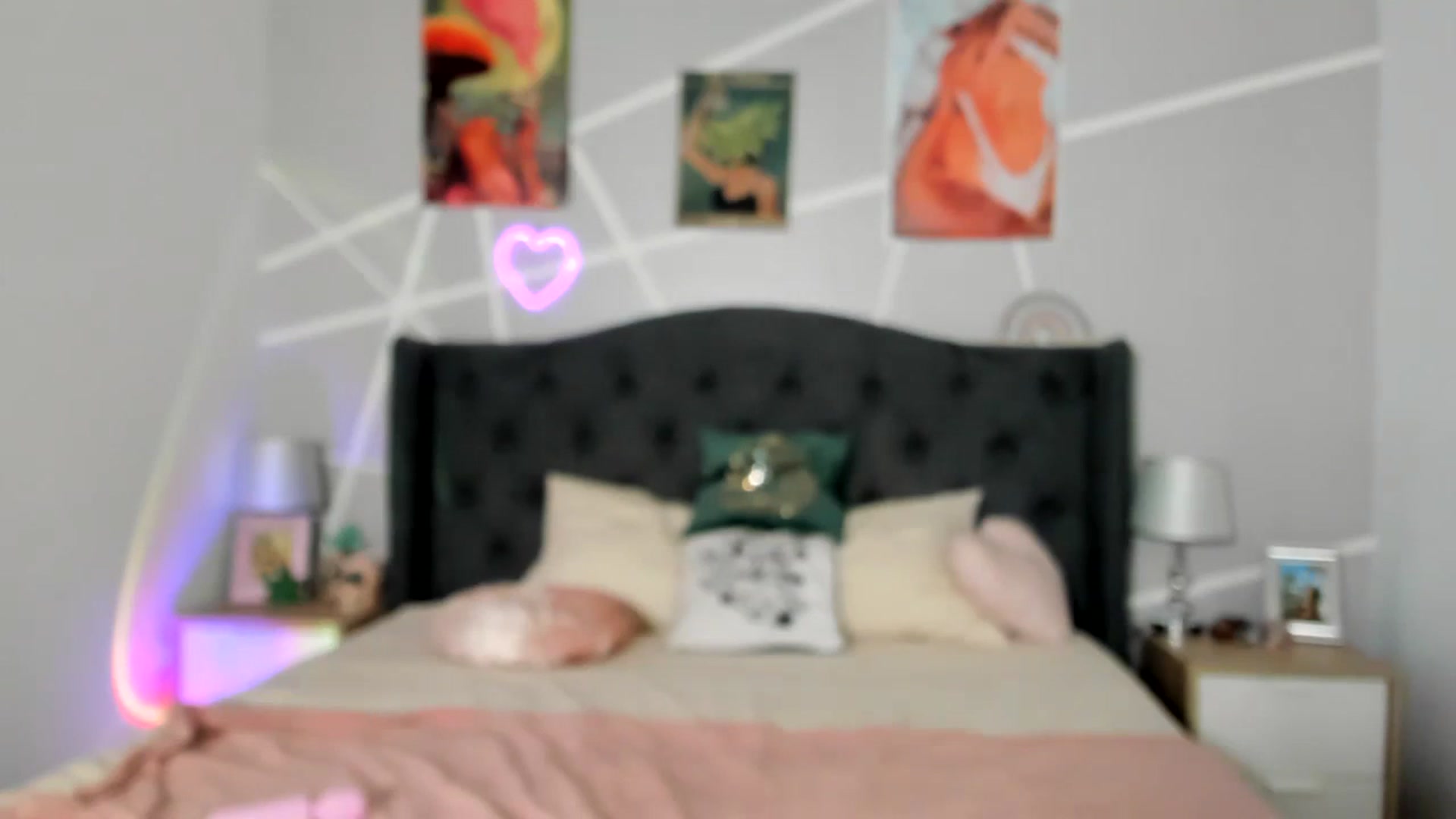 Gallery image thumbnail from JessyKatt's myfreecams stream on, 10/02/2024, 17:35 image 15 of 20