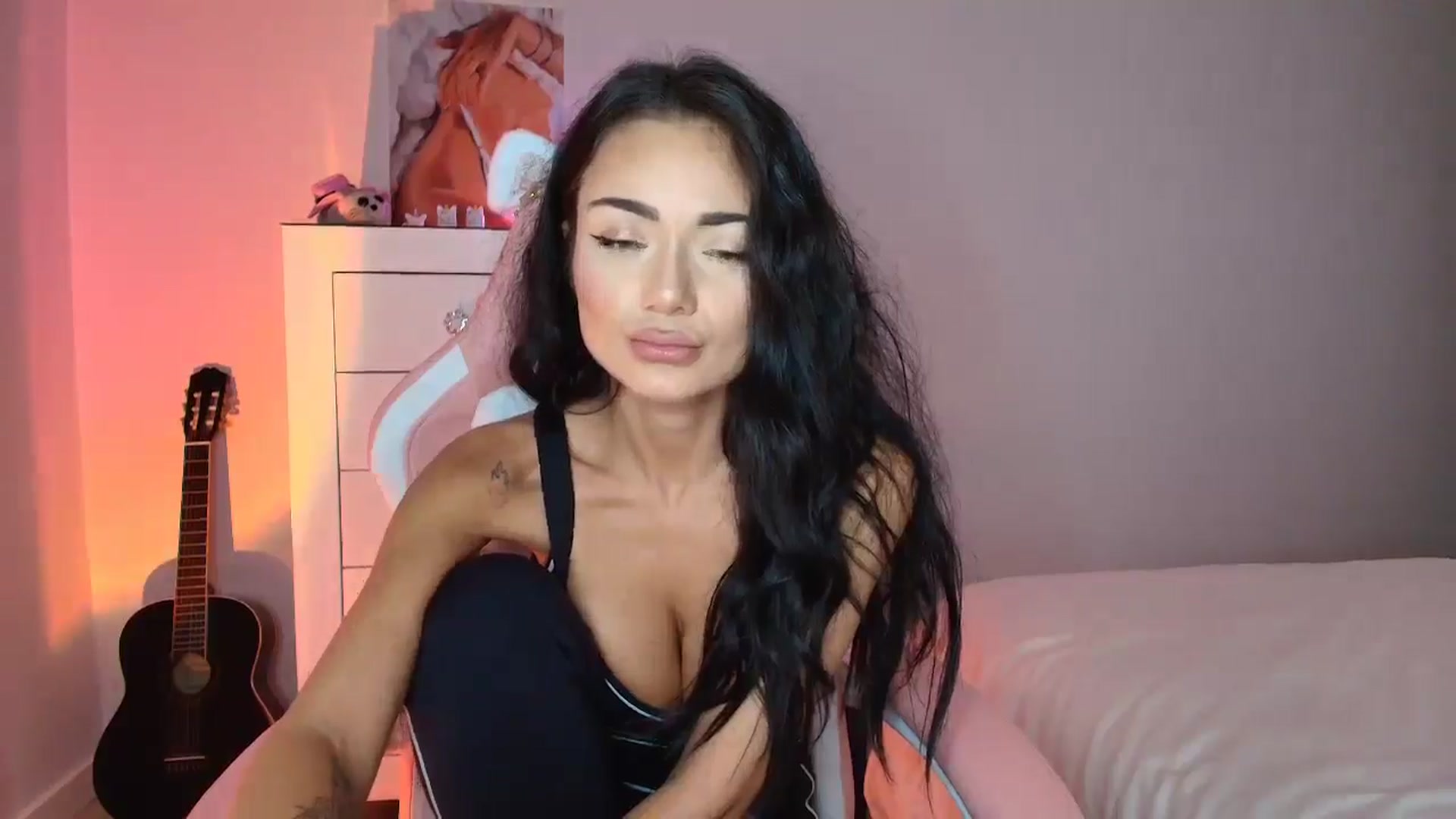Gallery image thumbnail from JessyKatt's myfreecams stream on, 08/15/2025, 06:20 image 16 of 20