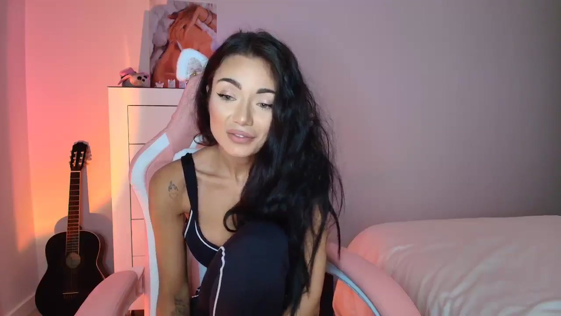 Gallery image thumbnail from JessyKatt's myfreecams stream on, 08/15/2025, 06:20 image 13 of 20
