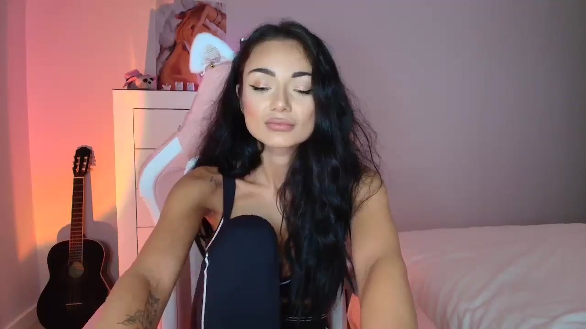 Gallery image thumbnail from JessyKatt's myfreecams stream on, 08/15/2025, 06:20 image 11 of 20