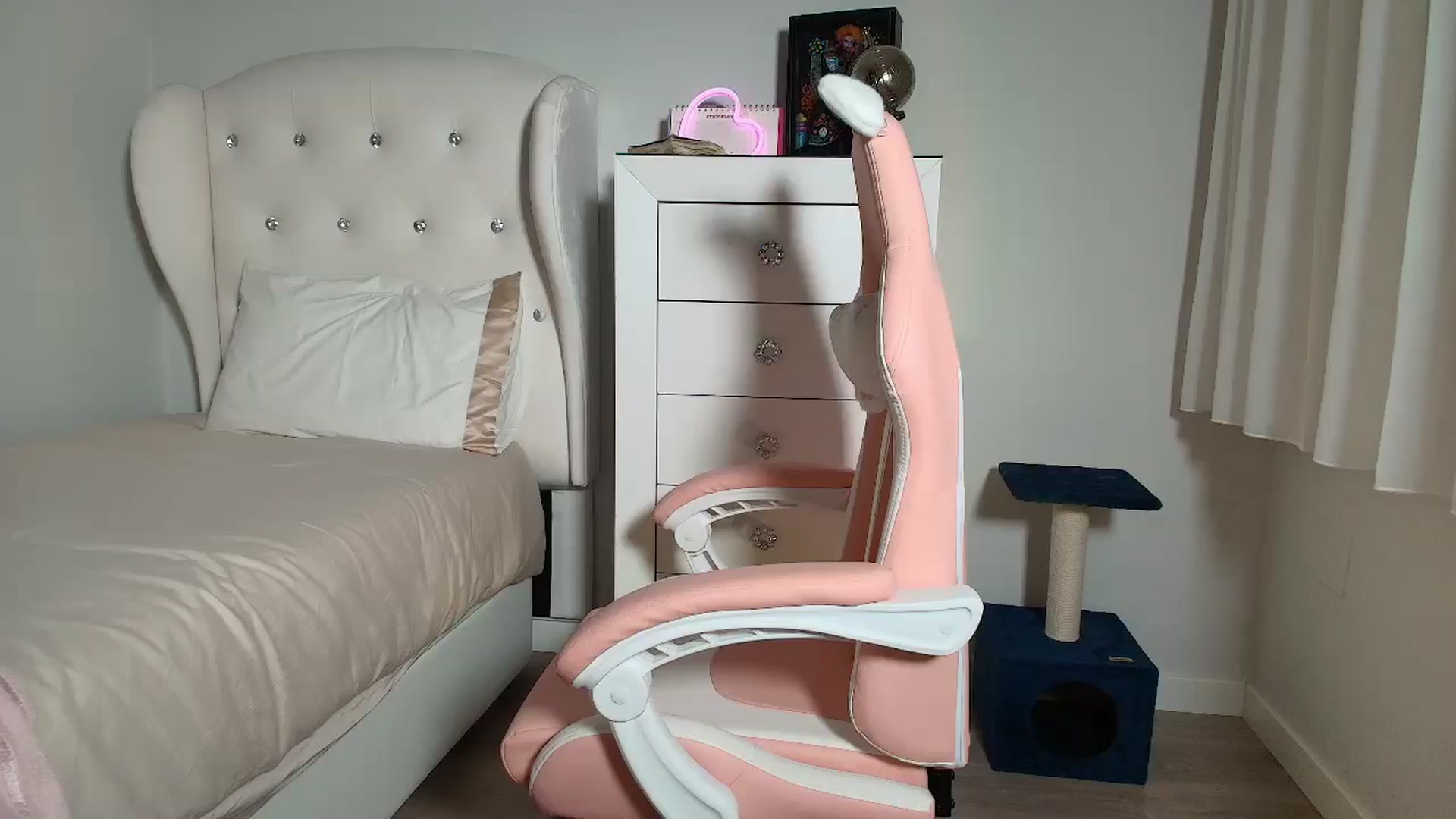 Gallery image thumbnail from JessyKatt's myfreecams stream on, 11/29/2025, 16:43 image 18 of 20
