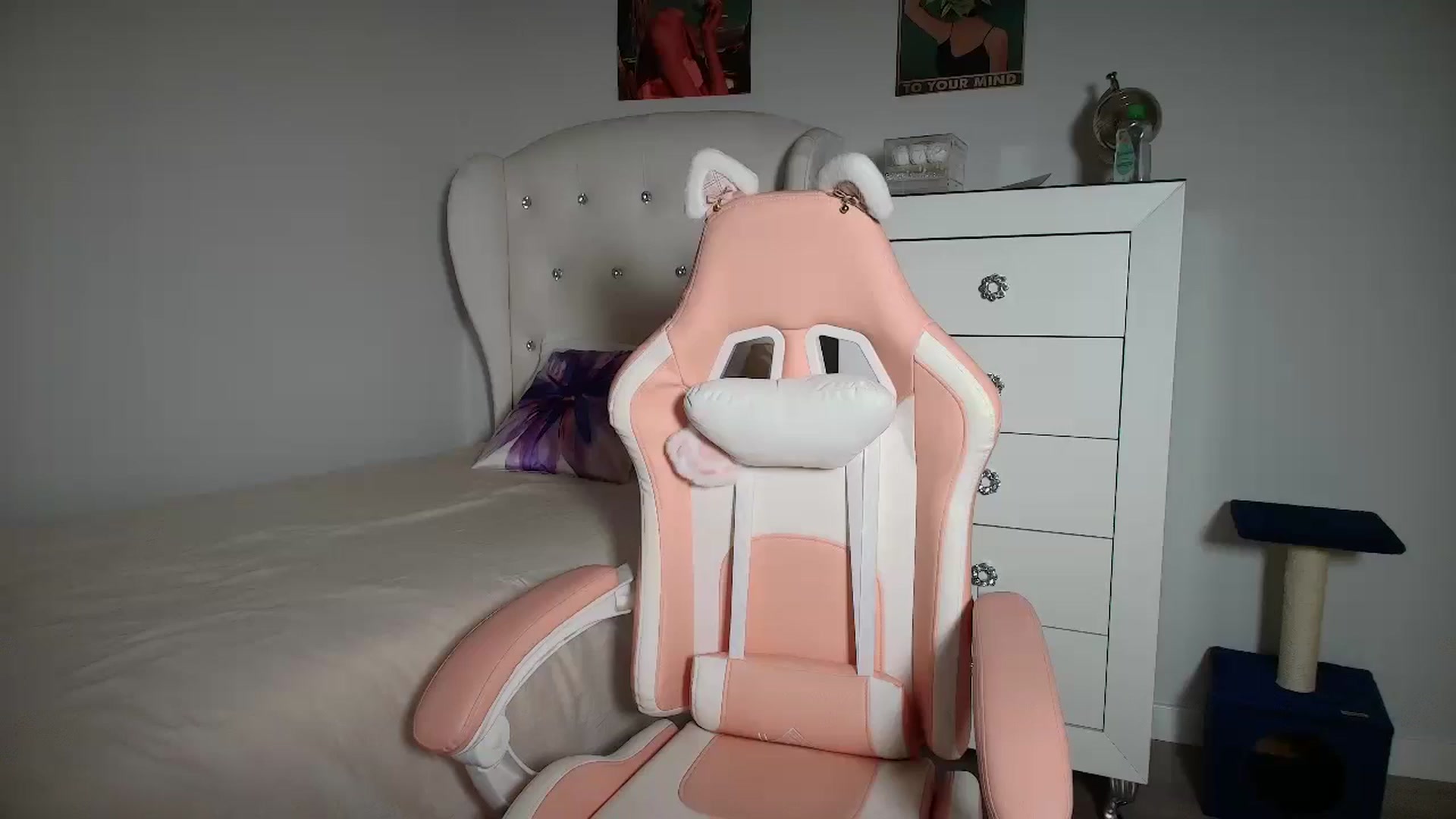 Gallery image thumbnail from JessyKatt's myfreecams stream on, 04/09/2026, 06:20 image 3 of 20