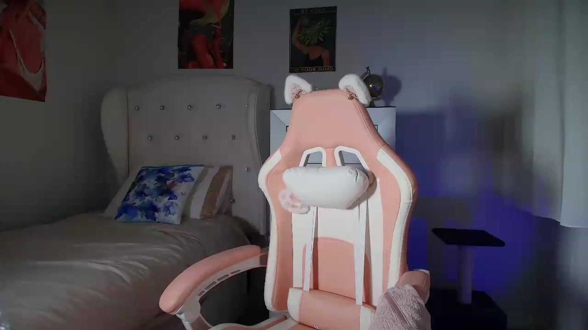 Gallery image thumbnail from JessyKatt's myfreecams stream on, 05/12/2026, 16:28 image 3 of 20