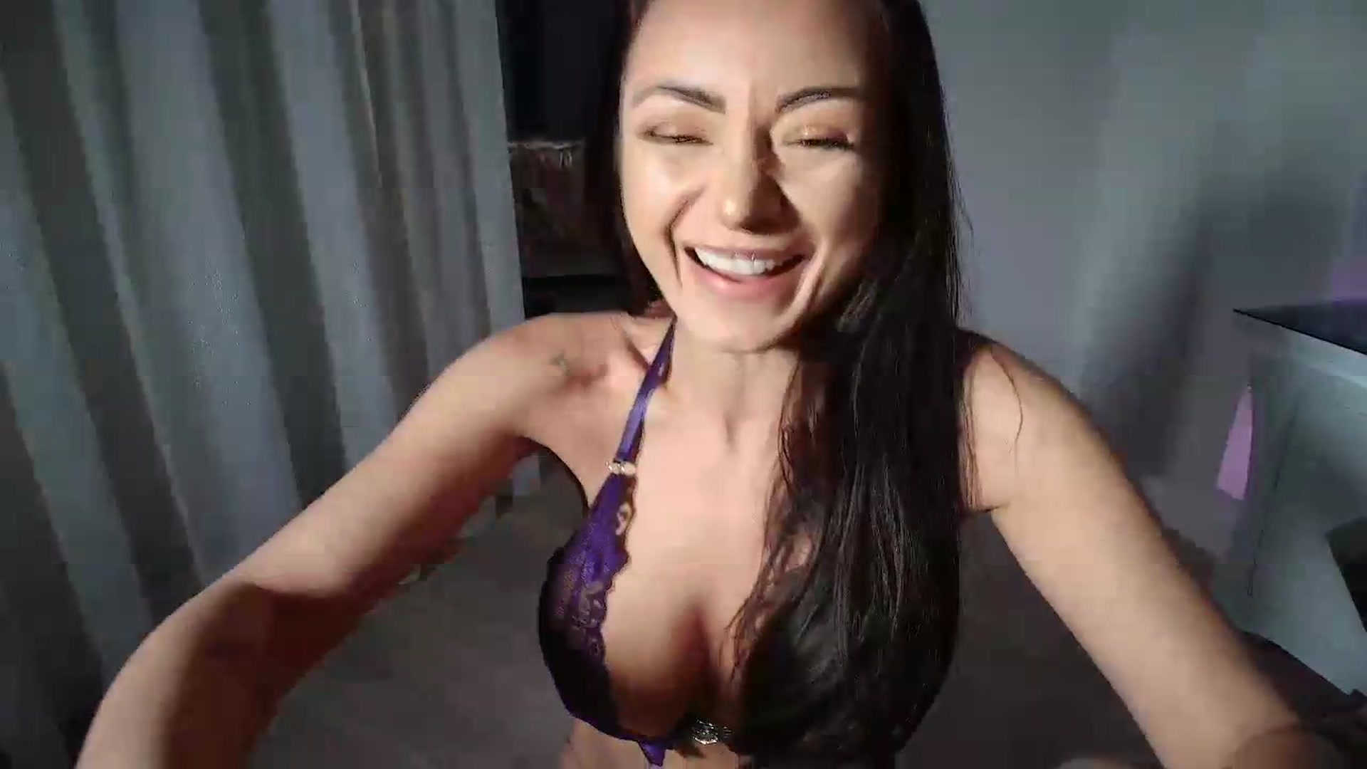 Gallery image thumbnail from JessyKatt's myfreecams stream on, 05/19/2026, 12:09 image 19 of 20
