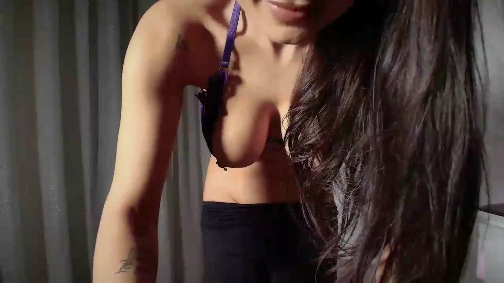 Gallery image thumbnail from JessyKatt's myfreecams stream on, 05/19/2026, 12:09 image 9 of 20