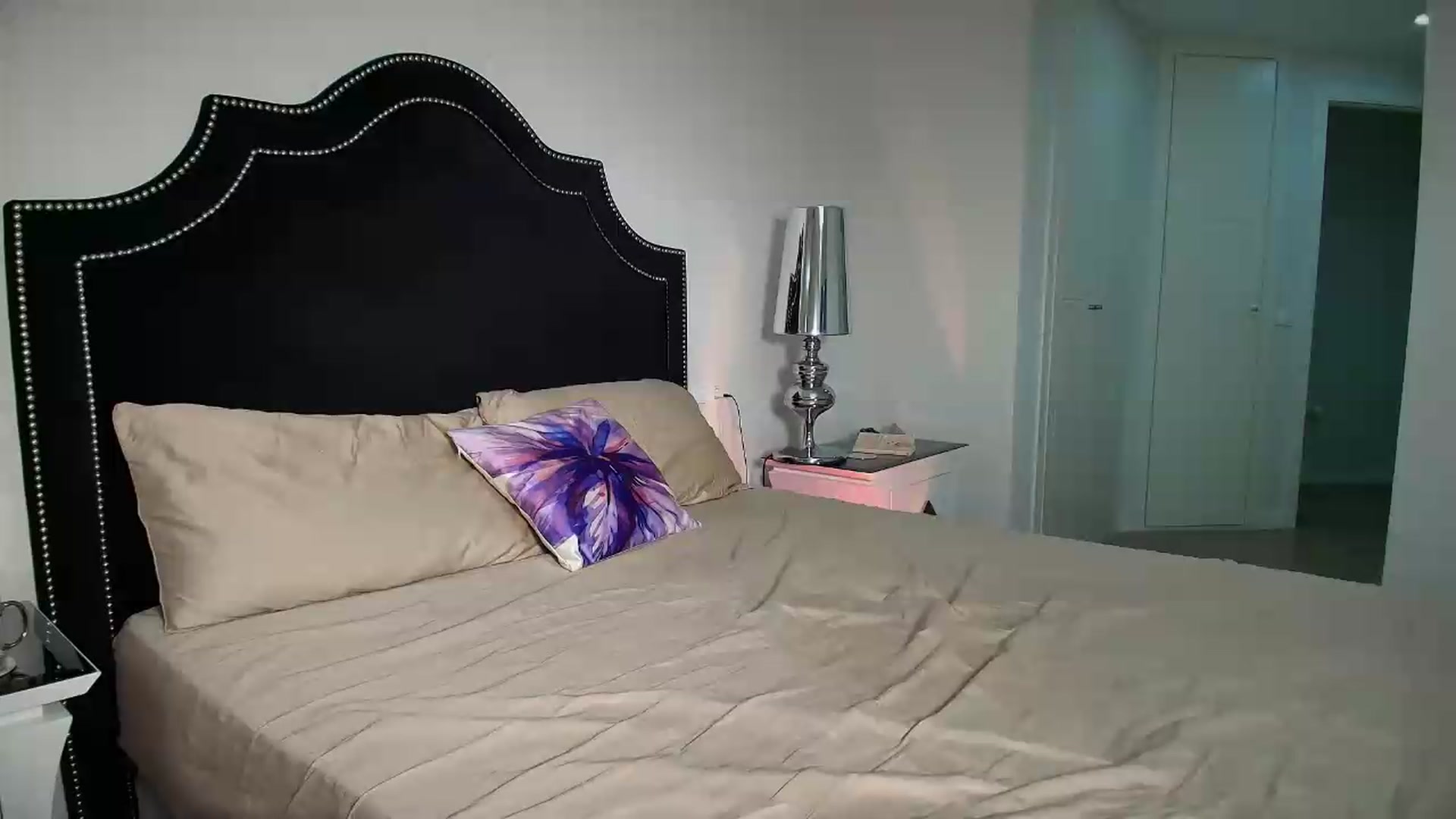 Gallery image thumbnail from JessyKatt's myfreecams stream on, 06/19/2026, 06:17 image 17 of 20
