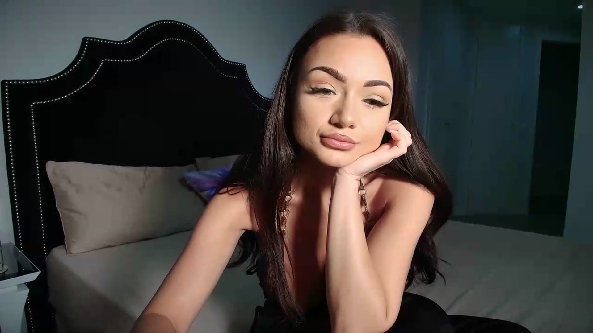 Gallery image thumbnail from JessyKatt's myfreecams stream on, 06/19/2026, 06:17 image 7 of 20