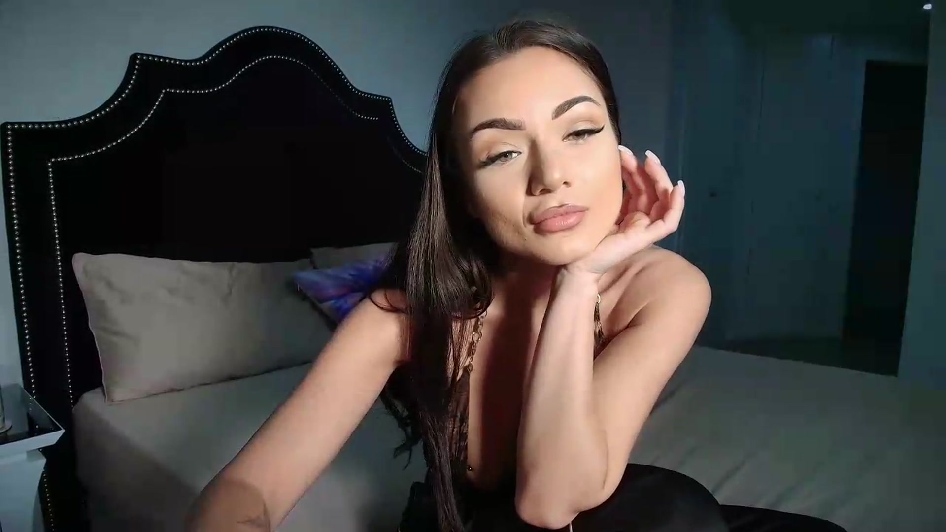 Gallery image thumbnail from JessyKatt's myfreecams stream on, 06/19/2026, 06:17 image 6 of 20