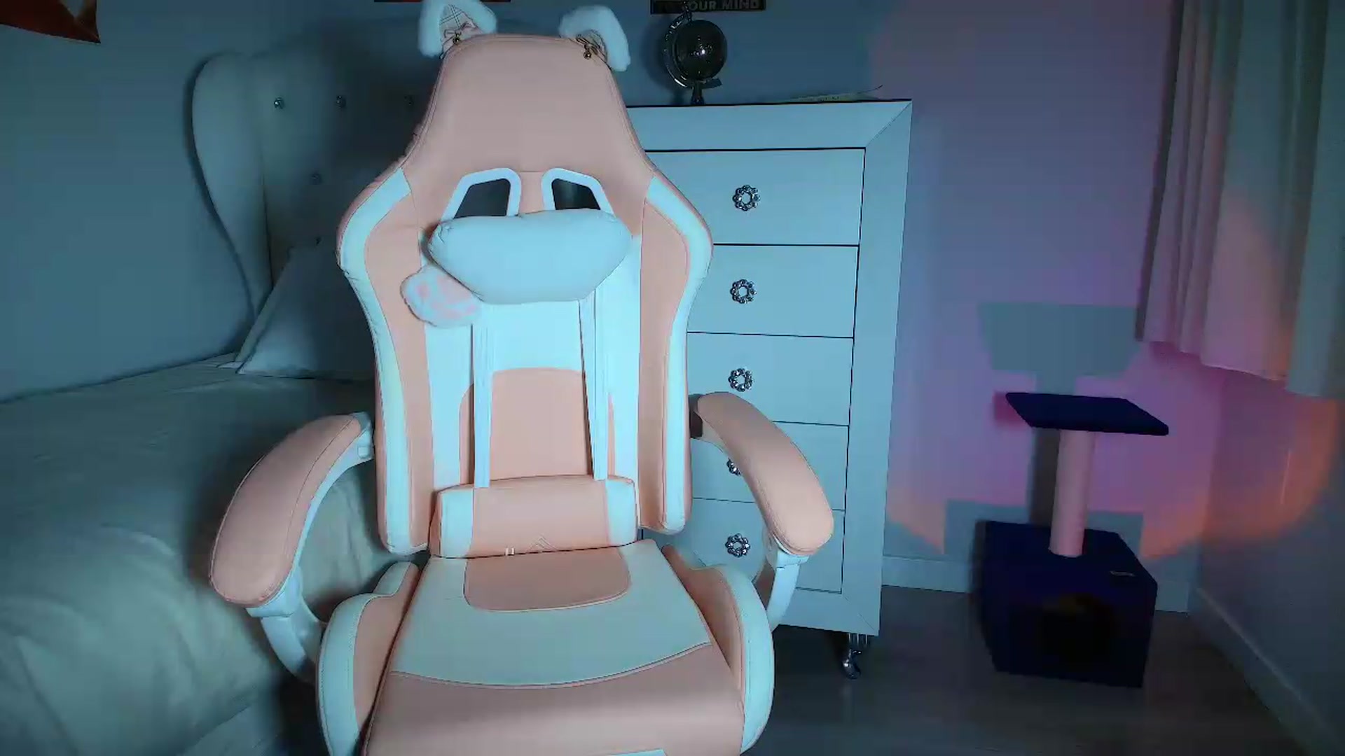 Gallery image thumbnail from JessyKatt's myfreecams stream on, 07/01/2026, 17:59 image 10 of 20