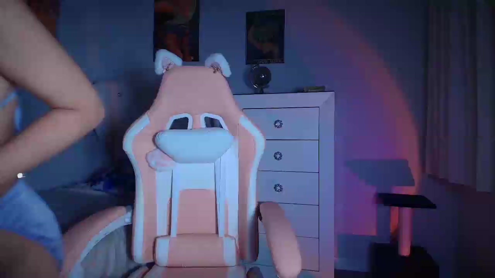 Gallery image thumbnail from JessyKatt's myfreecams stream on, 07/03/2026, 15:53 image 11 of 20