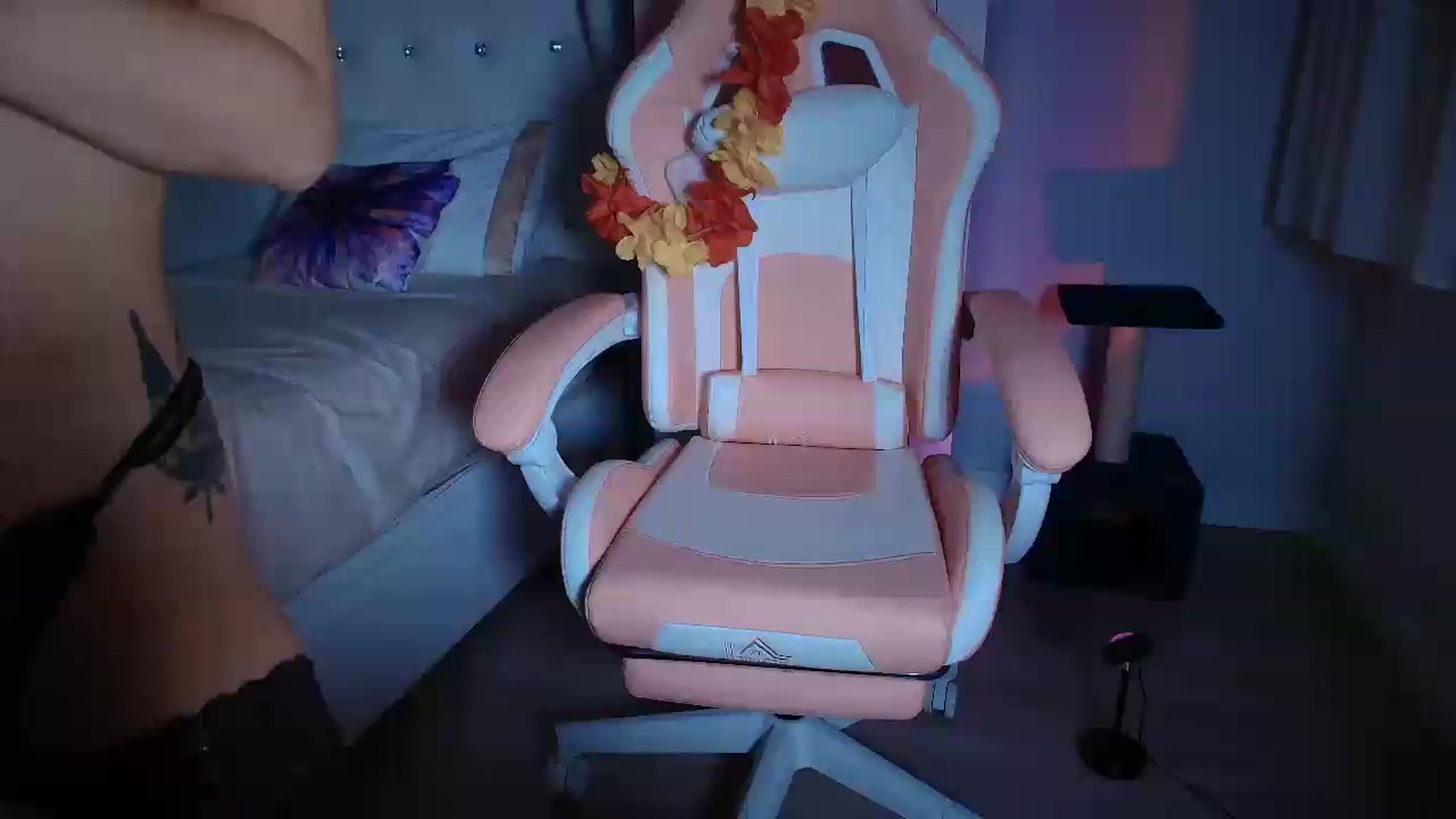 Gallery image thumbnail from JessyKatt's myfreecams stream on, 07/10/2026, 16:47 image 11 of 20